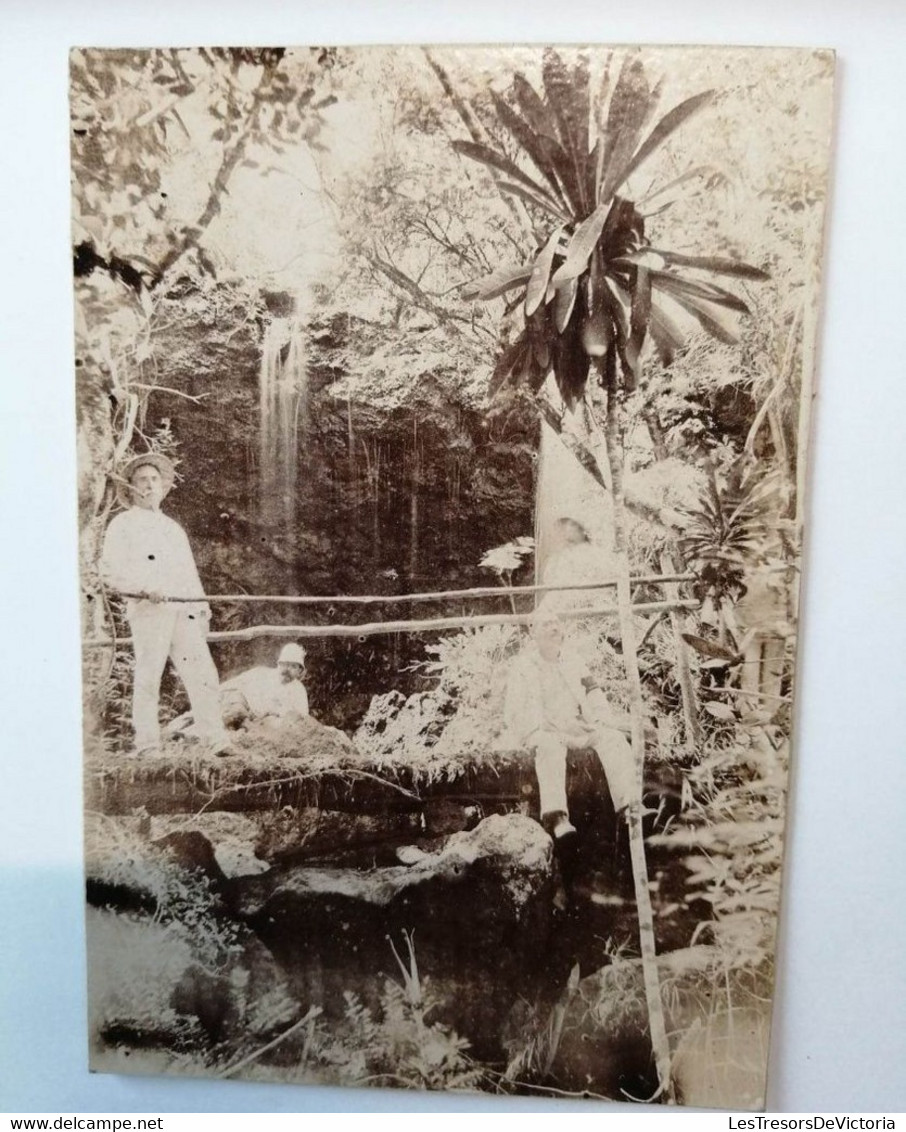 Photographie - Nouméa  - 1880 - Colon Sur Un Pont - Palmier - Dim.11/16 Cm - Unclassified