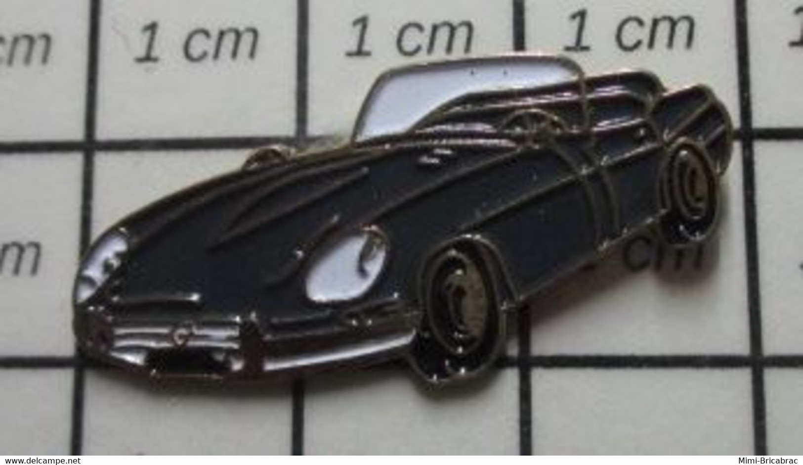 812f Pin's Pins / Beau Et Rare / AUTOMOBILES / JAGUAR TYPE E CABRIOLET GRISE FONCE - Jaguar