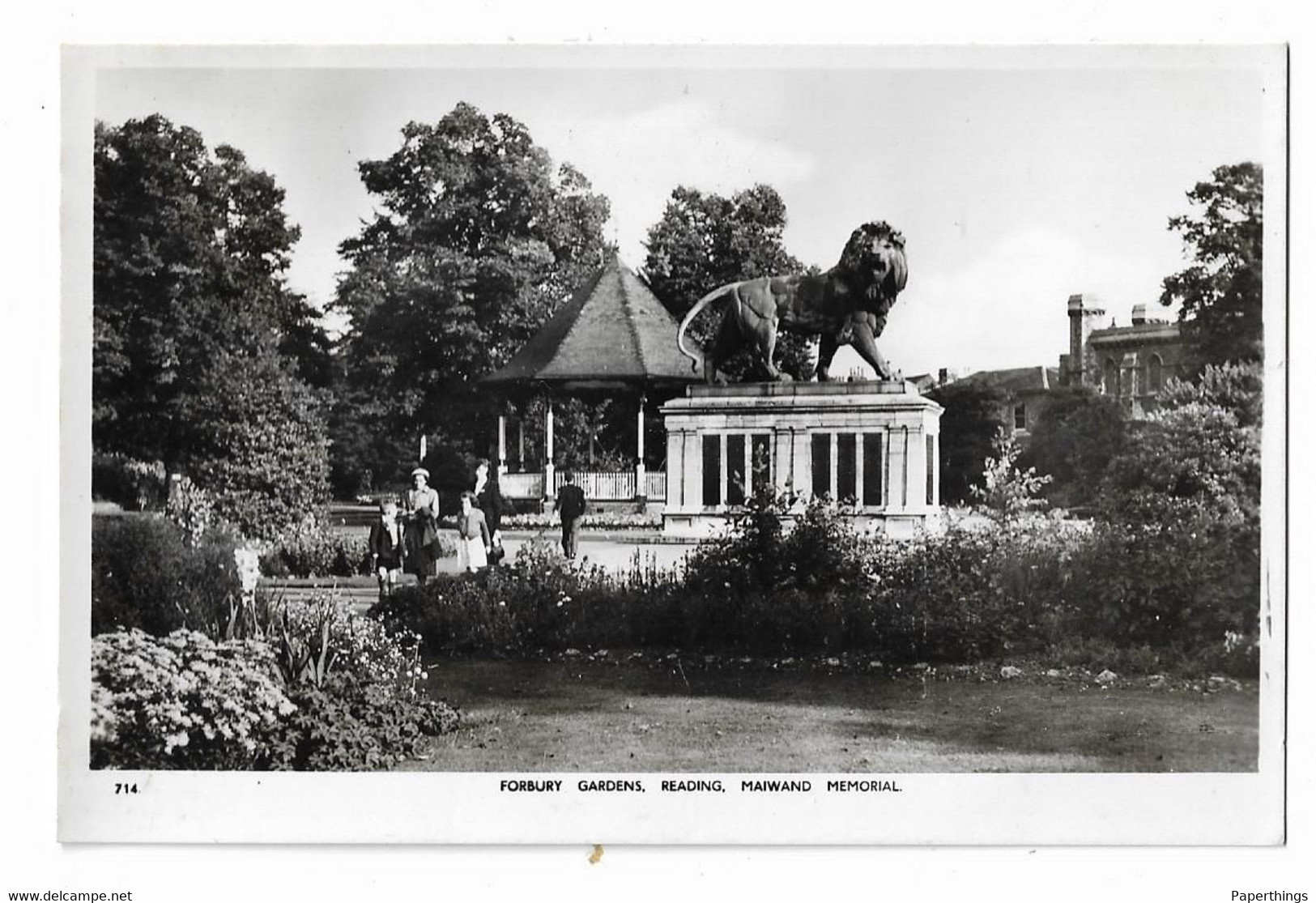 Real Photo Postcard, Berkshire, Reading, Forbury Gardens, Memorial, People, Landscape. - Reading