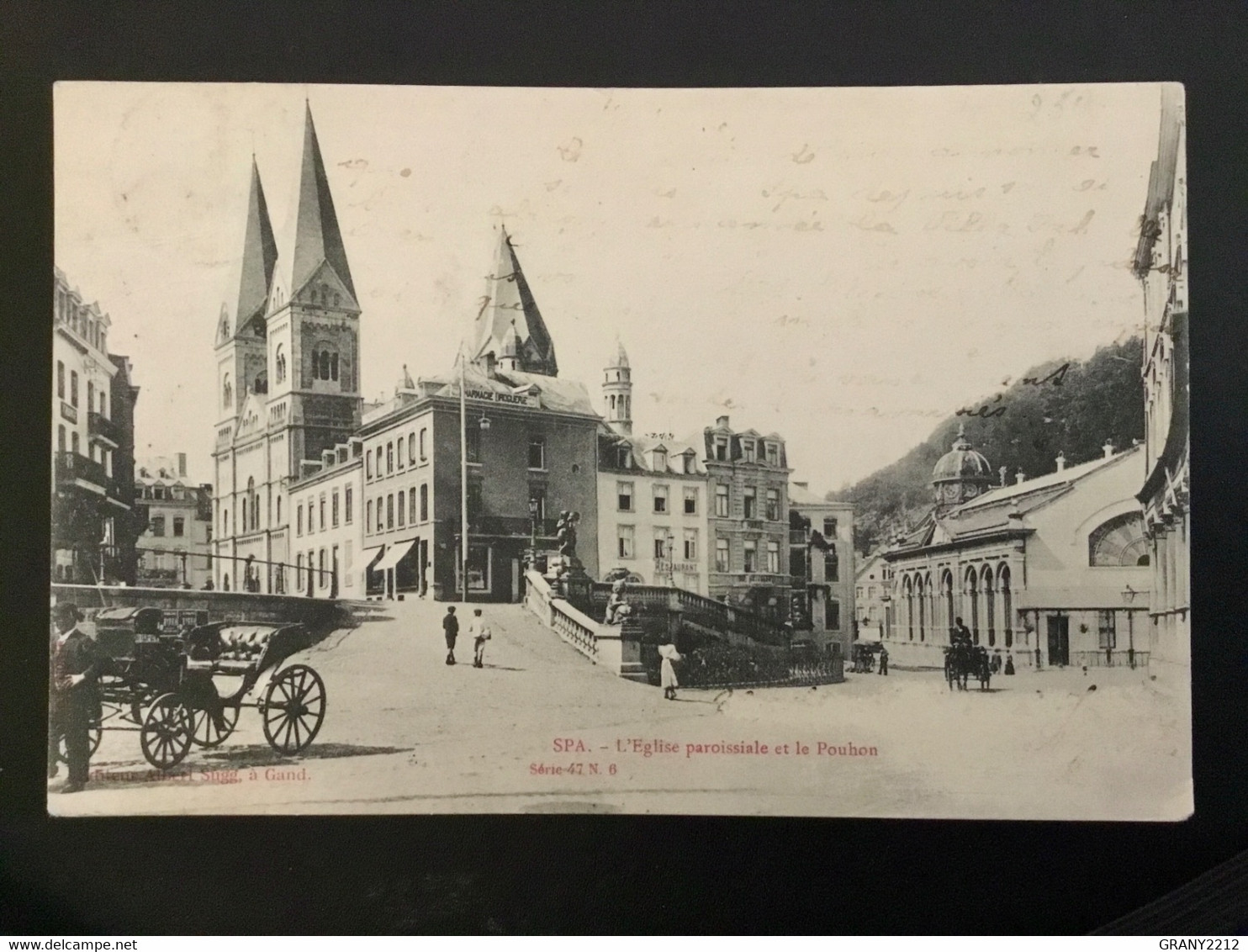 SPA L’ÉGLISE PAROISSIALE ET LE POUHON 1905 « PANORAMA,ANIMÉE,CALÈCHES.série 47 / Nº 6 - Spa