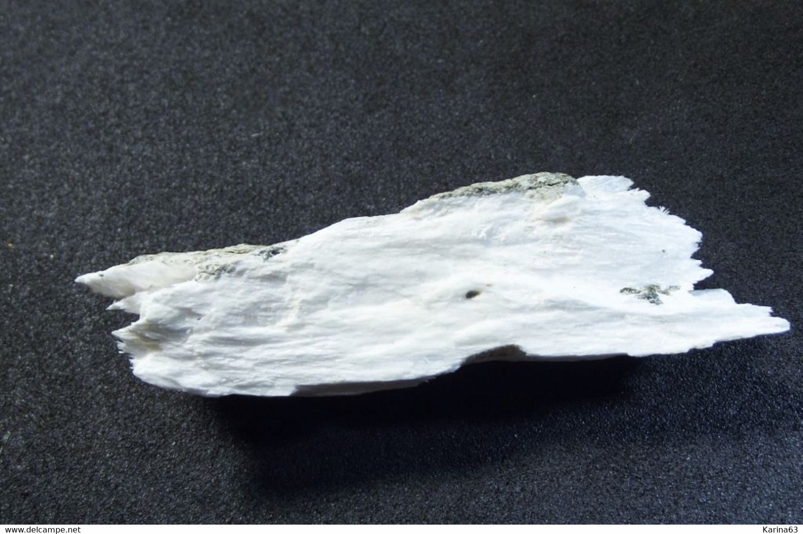 Pectolite ( 6 X 2 X 1 Cm ) Diabase Quarry -  Hartenrod - Bad Endbach - Giessen Region - Germany - Minéraux
