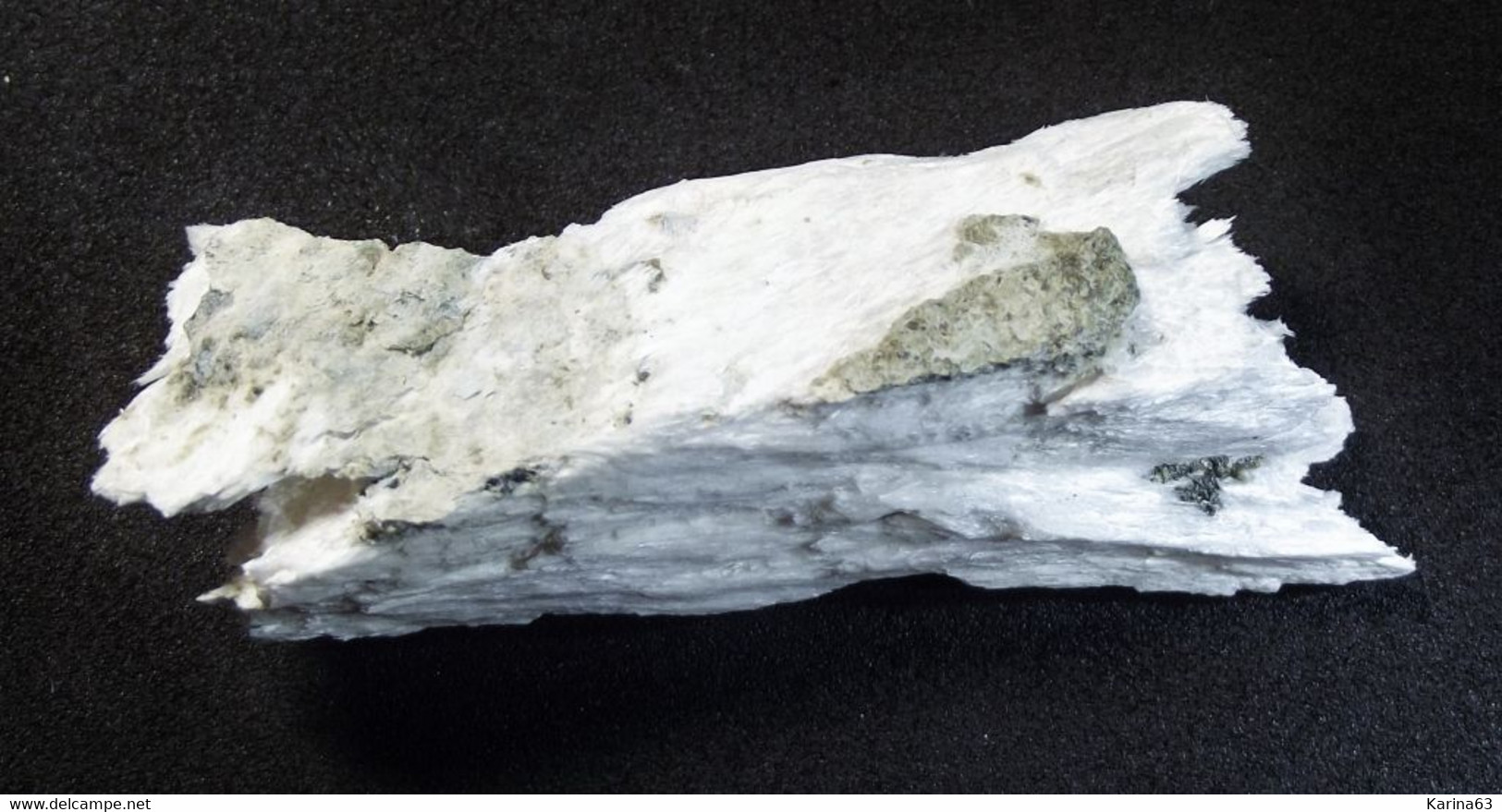 Pectolite ( 6 X 2 X 1 Cm ) Diabase Quarry -  Hartenrod - Bad Endbach - Giessen Region - Germany - Minéraux