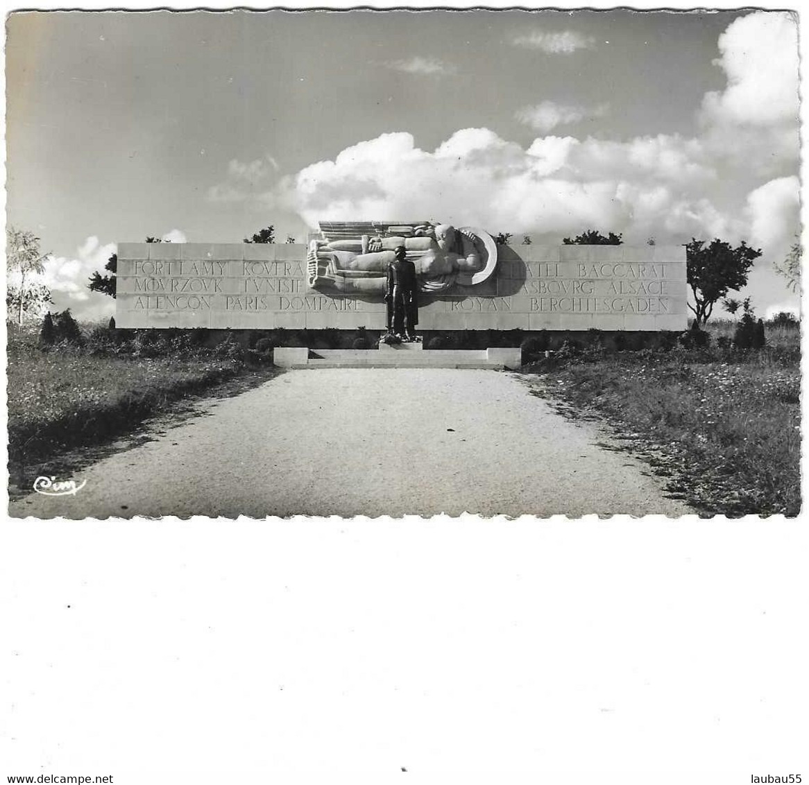 DOMPAIRE 88................... MONUMENT AUX MORTS  2 EME DB - Dompaire