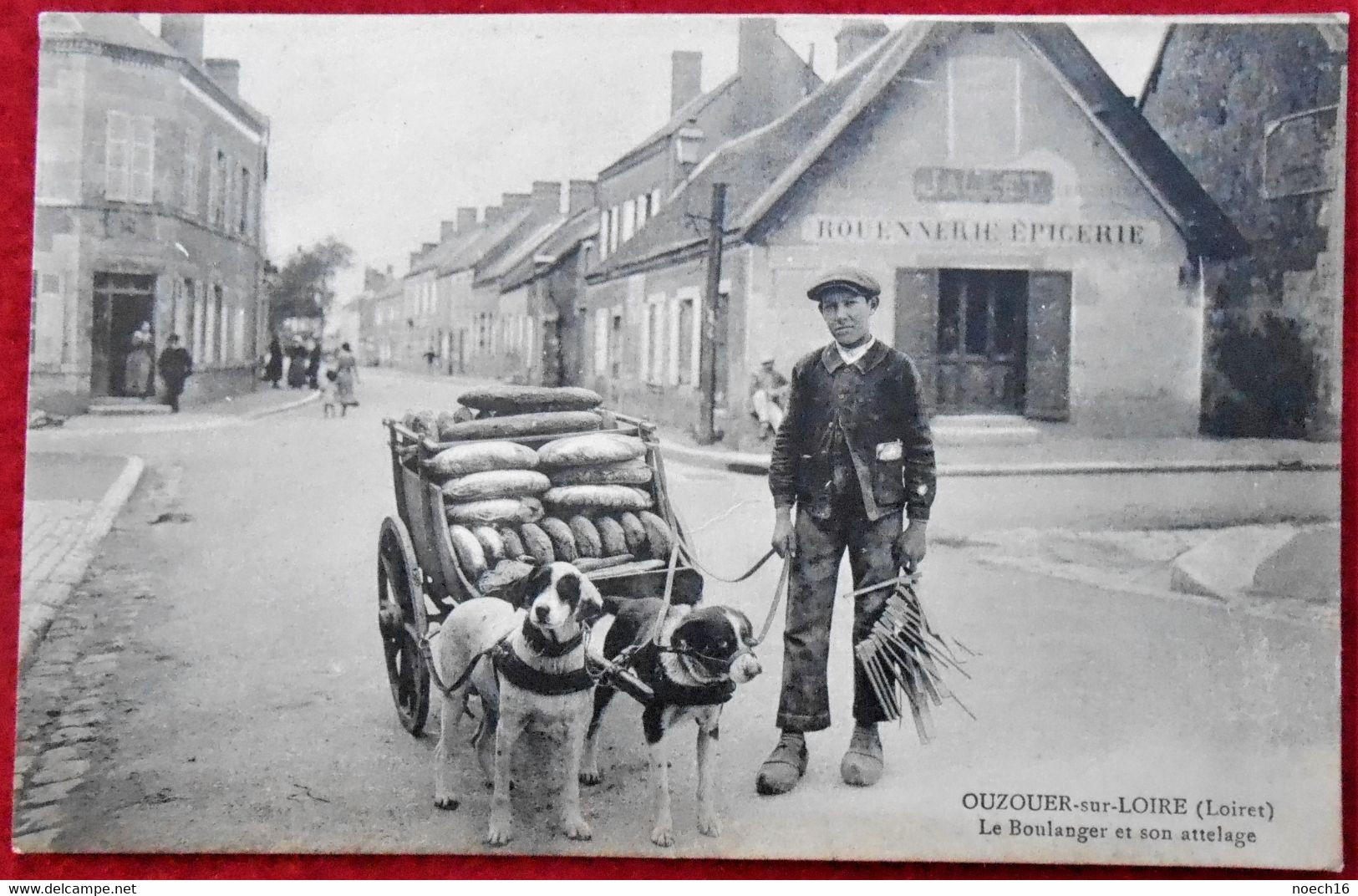 CPA Ouzouer-sur-Loire Le Boulanger Et Son Attelage / Charrette à Chiens (45 France) - Ouzouer Sur Loire