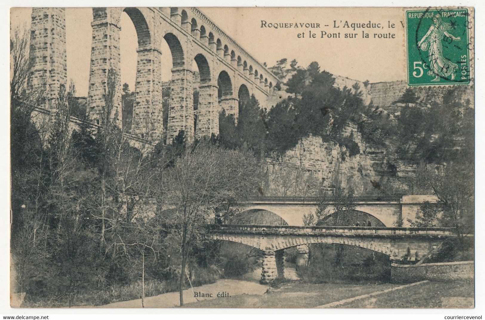 CPA - ROQUEFAVOUR (B Du R) - L'Aqueduc ..... Le Pont Sur La Route - Roquefavour