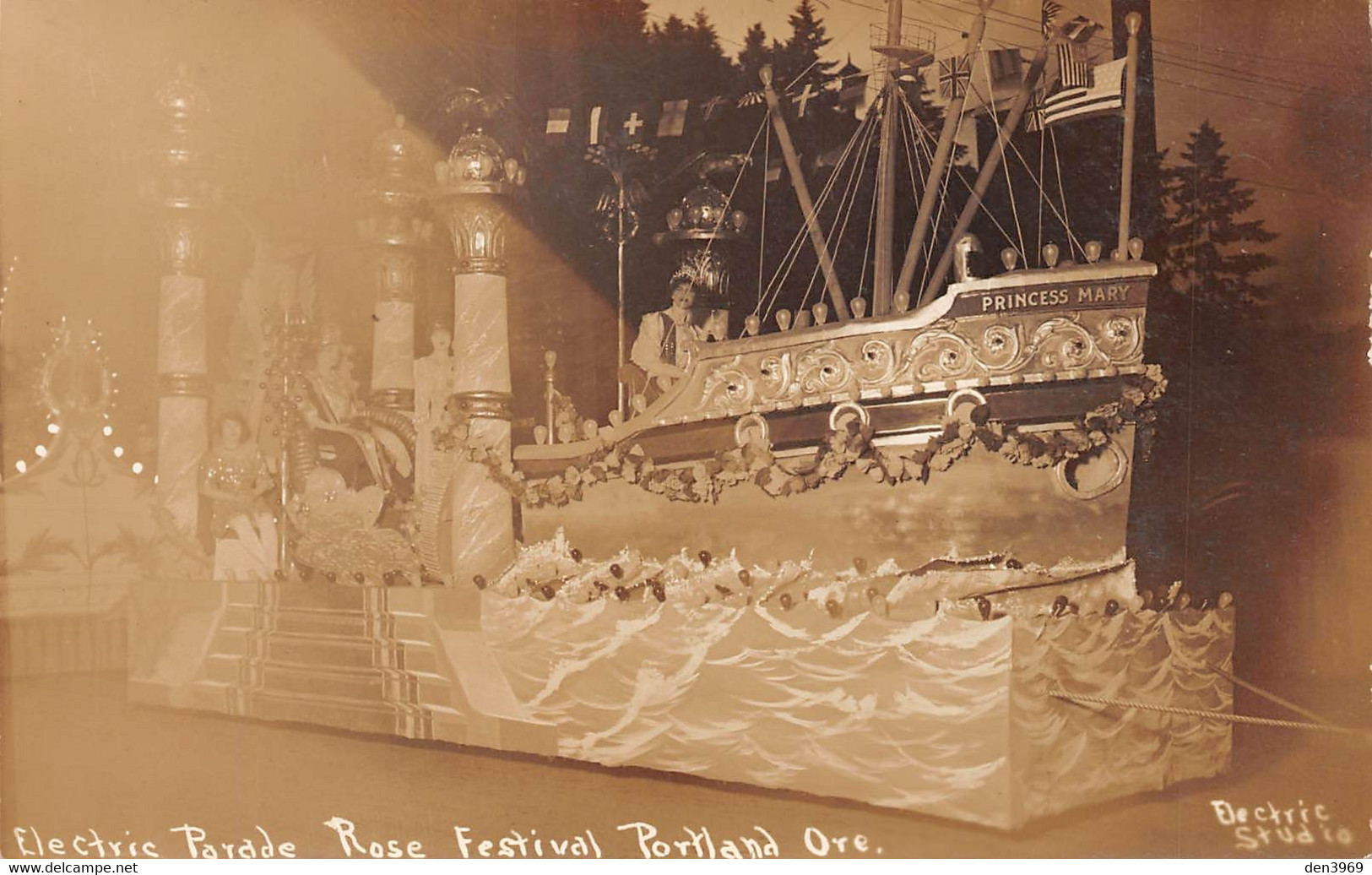 ETATS-UNIS - OR - Oregon - Portland - Electric Parade Rose Festival - Boat Princess Mary - Photo-Carte - Portland