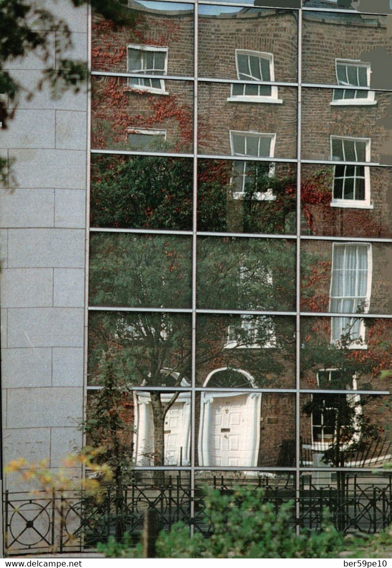 IRELANDE DUBLIN DISTORTED REFLECTIONS OF GEORGIAN ARCHITECTURE IN BORD NA MONA'S MODERN OFFICE BLOCK IN BAGGOT STEET - Donegal