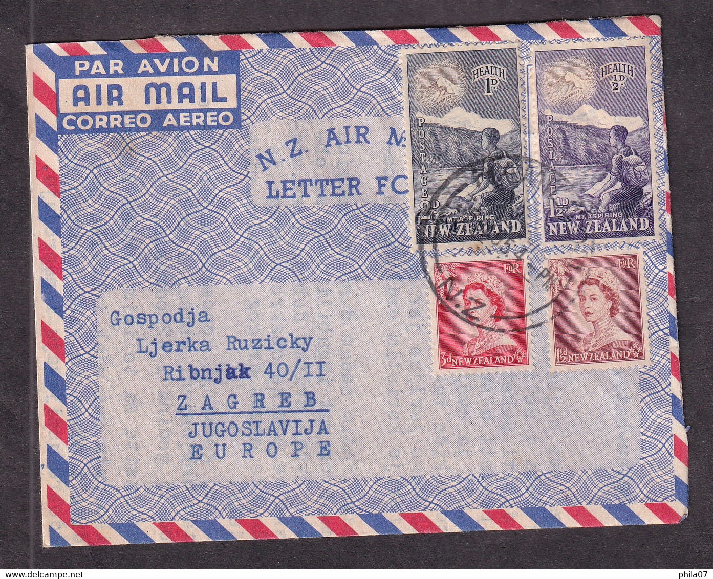 NEW ZEALAND - Envelope For Airmail Sent From Te Kauwgata To Zagreb (Yugoslavia) 1954. Nice Franking And .../ 4 Scans - Lettres & Documents