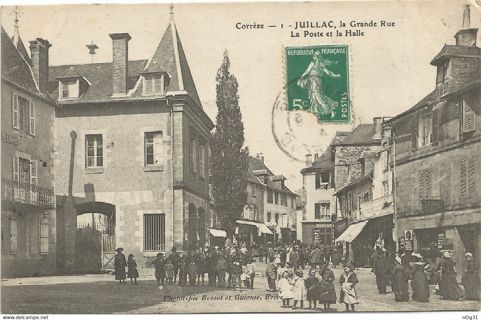 19 - La Grande Rue - La Poste Et La Halle - Juillac