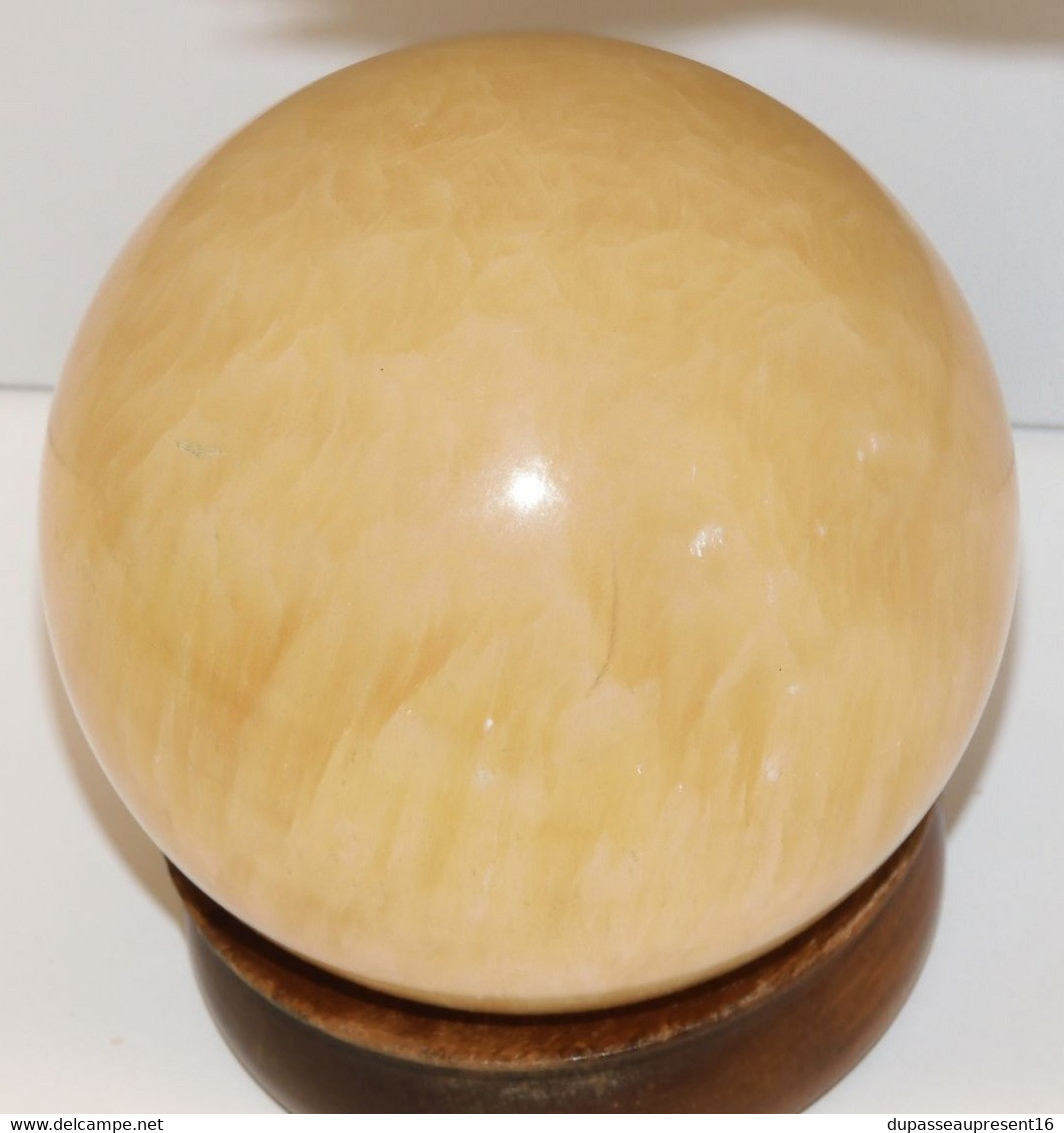 *GROSSE BOULE MINERALE MARBRE ou ALBATRE sur socle bois Déco COLLECTION   E