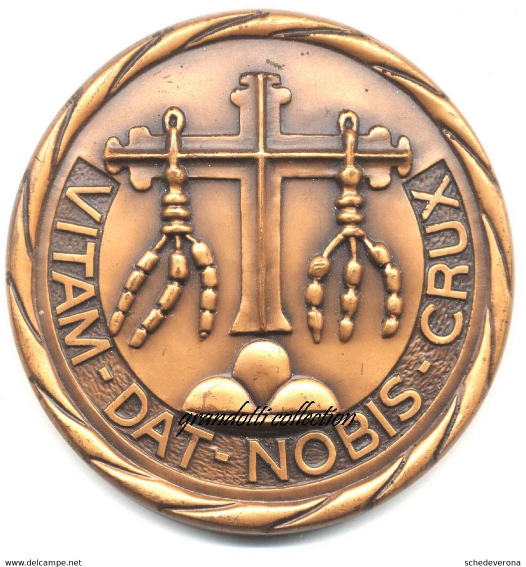 CONFRATERNITA BATTUTI BIANCHI VITAM DAT NOBIS CRUX MEDAGLIONE - Royaux/De Noblesse