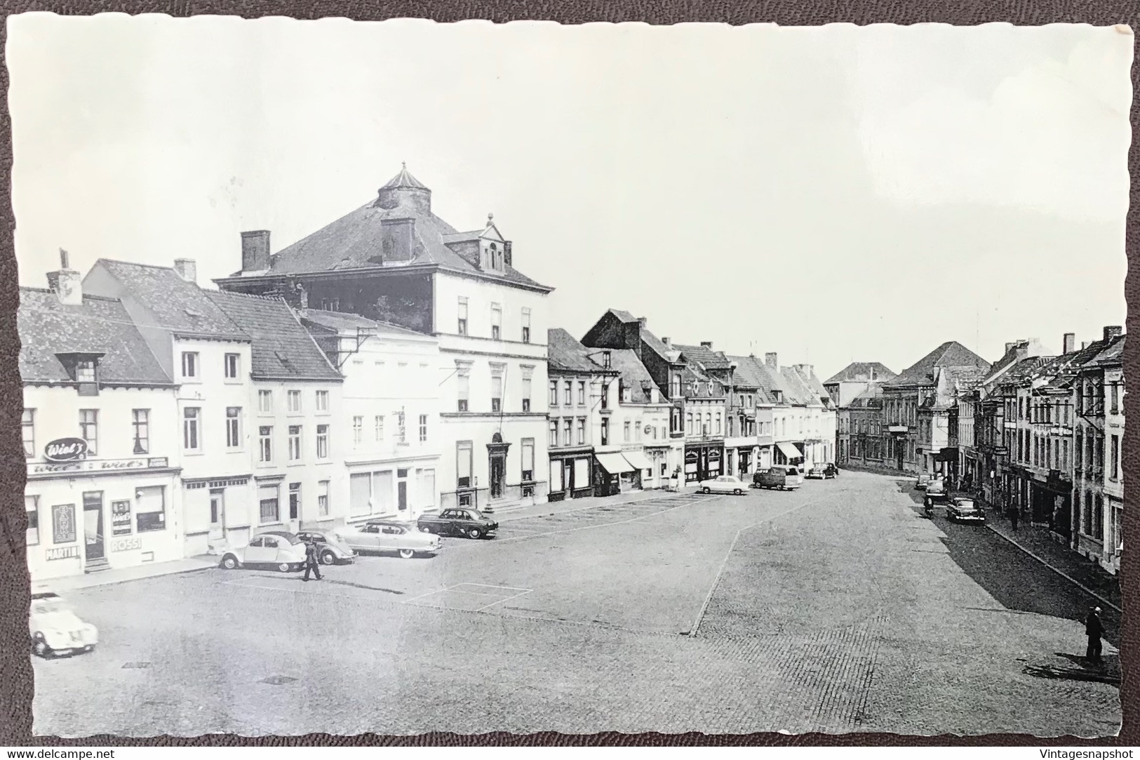 LESSINES Grand’Place / Café Wiel's. 1 Carte édit. Van Cromphout. - Lessines