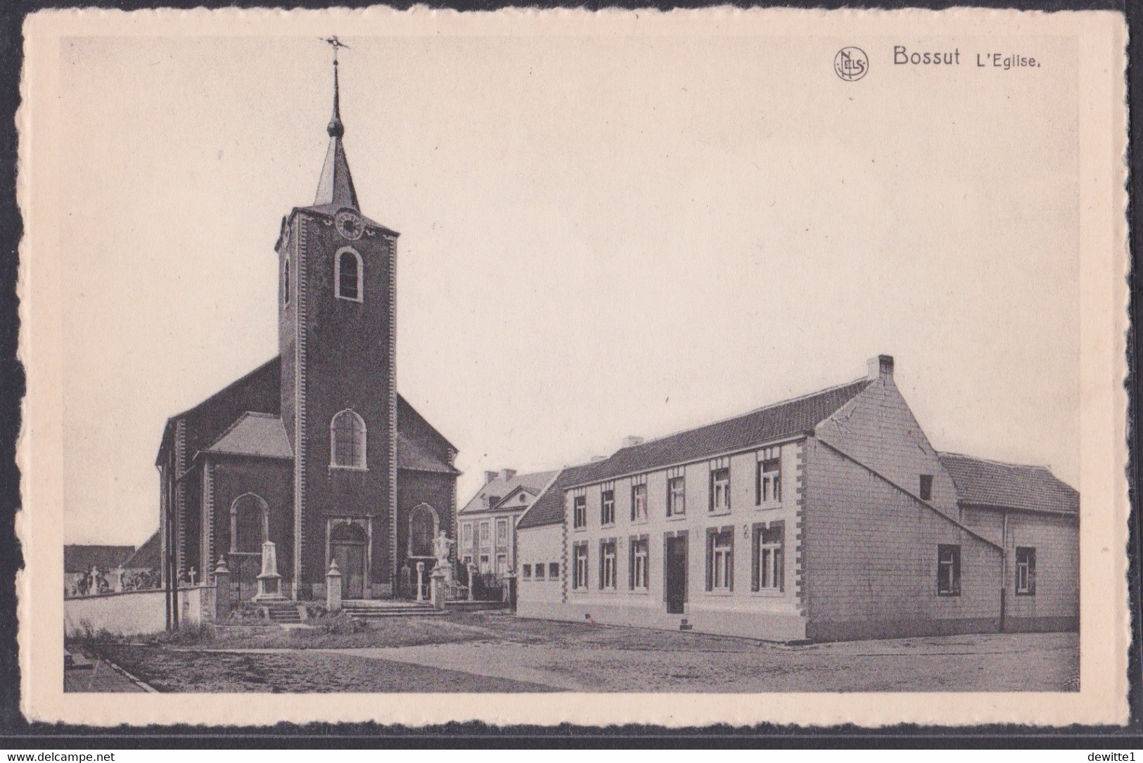 BOSSUT - L'Eglise - Kerk - Graven