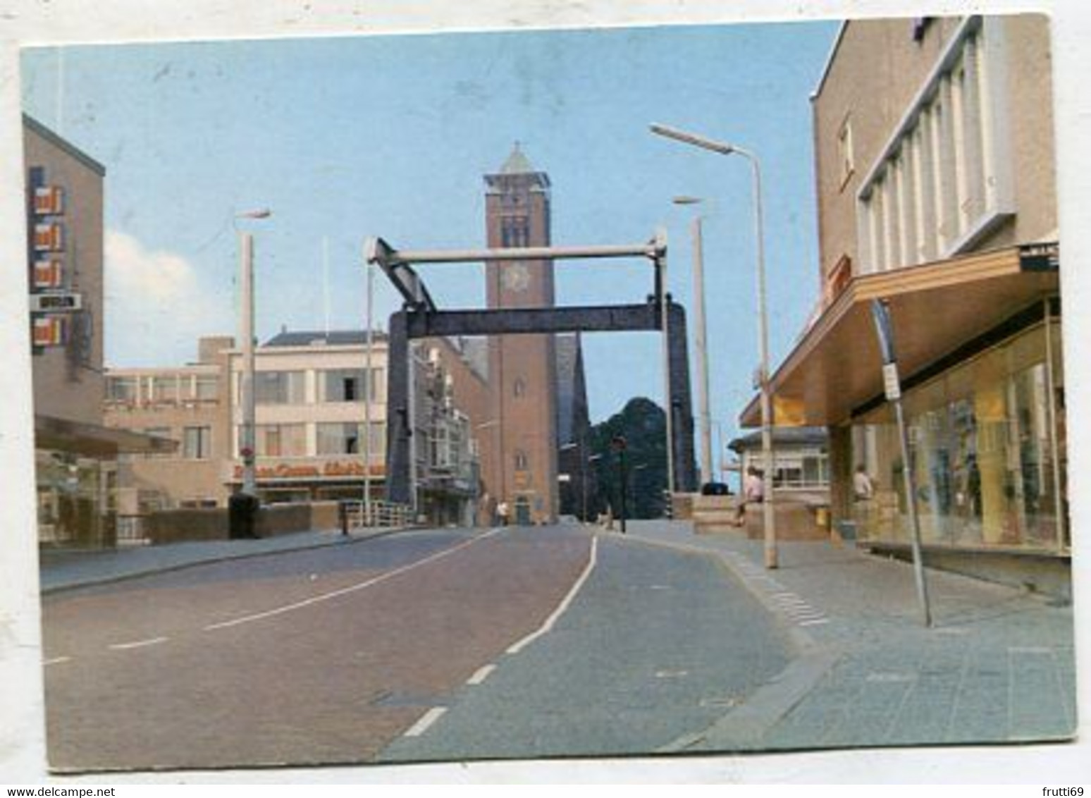 AK 117412 NETHERLANDS - Alphen A. D. Rijn - Brug Met Ned. Herv. Kerk - Alphen A/d Rijn