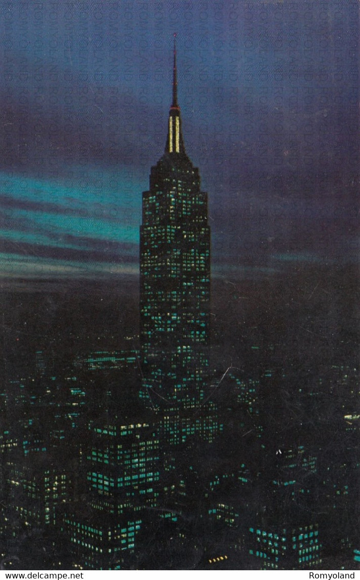 CARTOLINA  NEW YORK CITY,NEW YORK,STATI UNITI,EMPIRE STATE BUILDING AT NIGHT,VIAGGIATA 1964 - Empire State Building