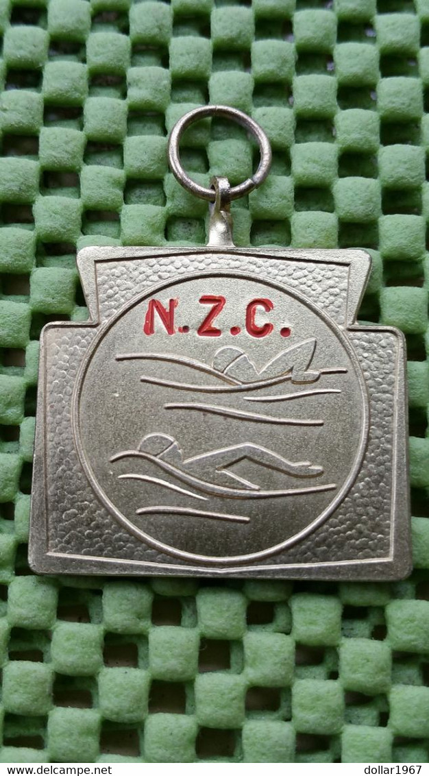 Medaille : Stichting Vrienden Van N.z.c. Neede ( 2 ) -  Foto's  For Condition. (Originalscan !!) - Swimming