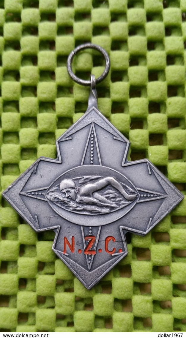 Medaille : Stichting Vrienden Van N.z.c. Neede ( 3 ) -  Foto's  For Condition. (Originalscan !!) - Natación