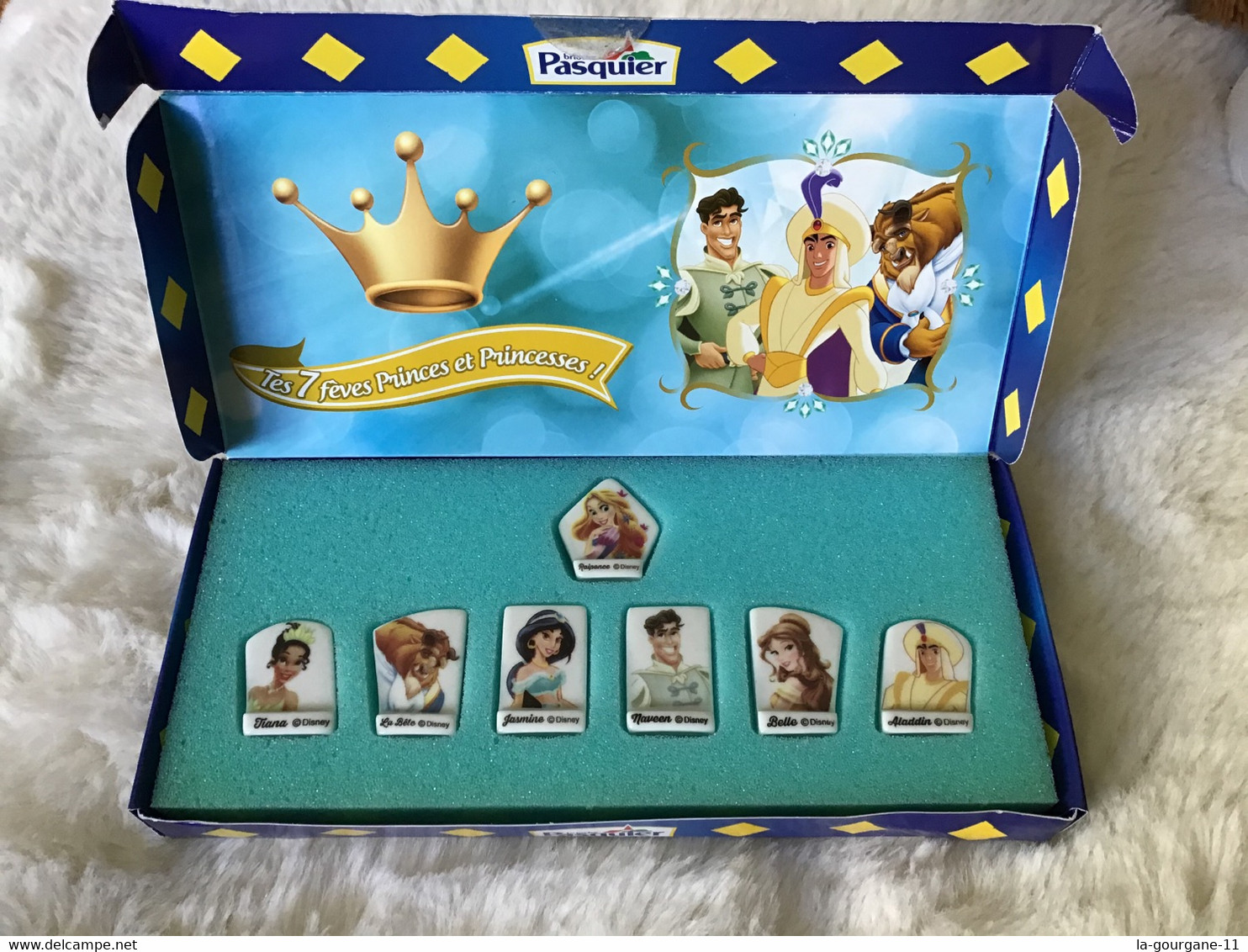 Rare Coffret PRINCES ET PRINCESSES - 7 Fèves Brillantes - PASQUIER 2015 - Disney