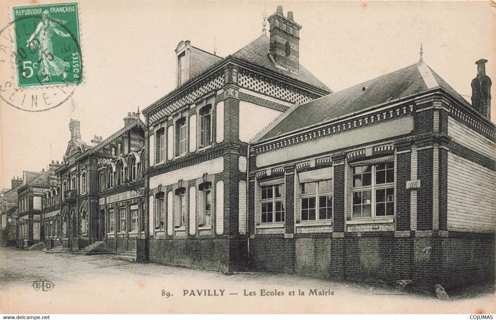76 - PAVILLY - S10982 - Les Ecoles Et La Mairie - Pli - L1 - Pavilly