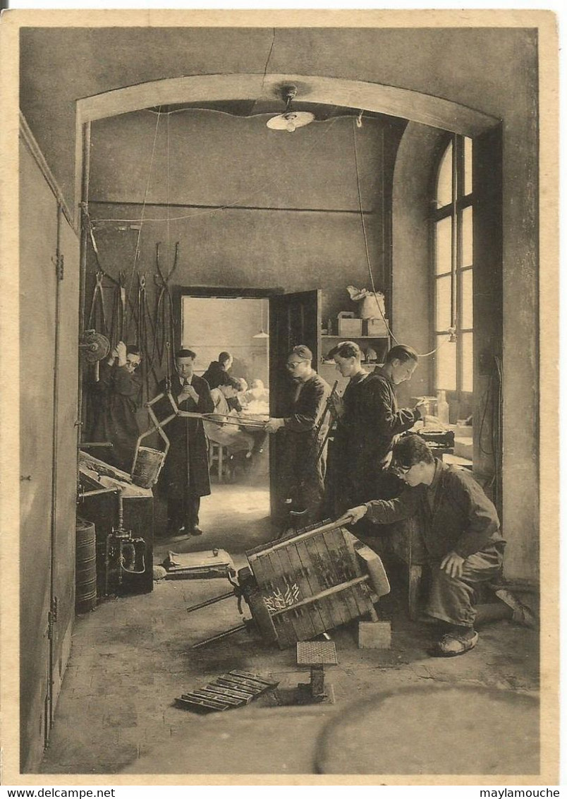 Maredsous Ecole Des Metiers D'art - Anhée