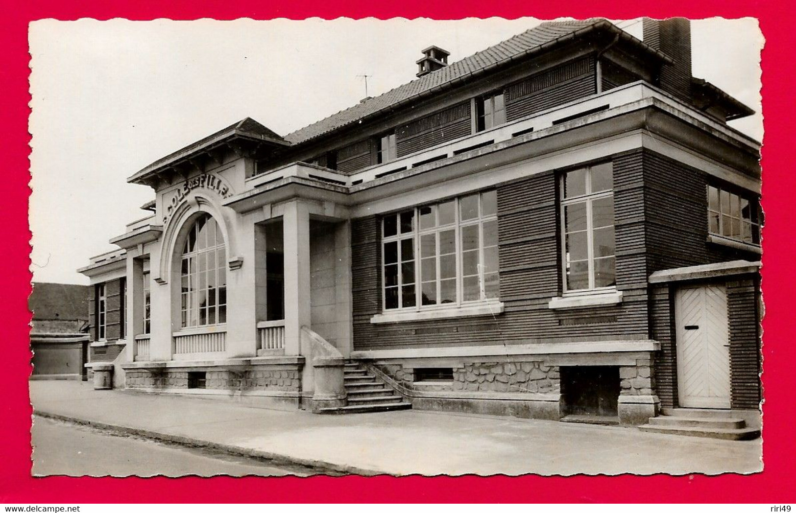 CPsm 95 SURVILLIERS, L'Ecole Des Filles, Belle Carte, Dos écrit En 1959 - Survilliers