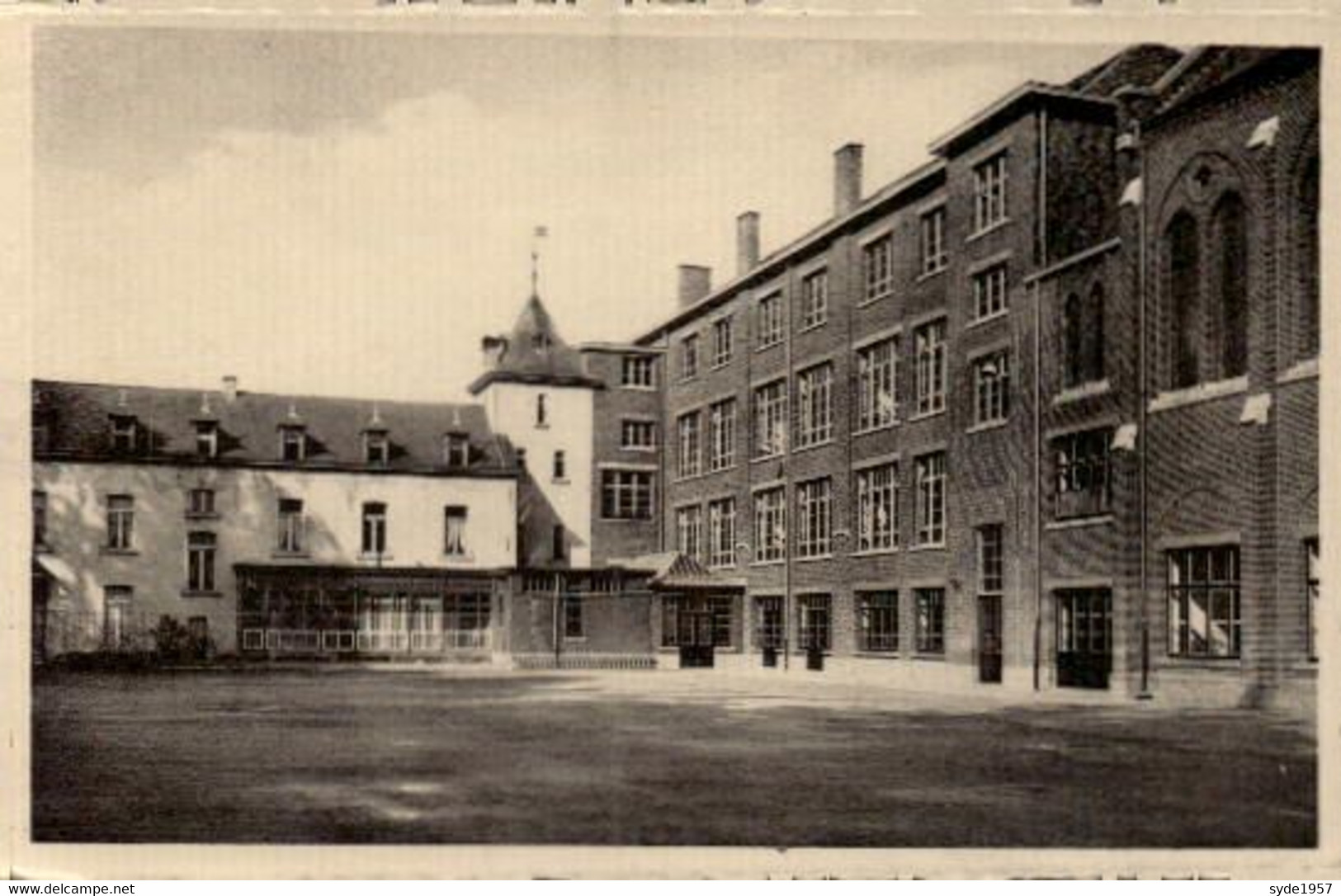 Yvoir Institut Notre-Dame De Lourdes Vue Extérieur Des Locaux - Yvoir