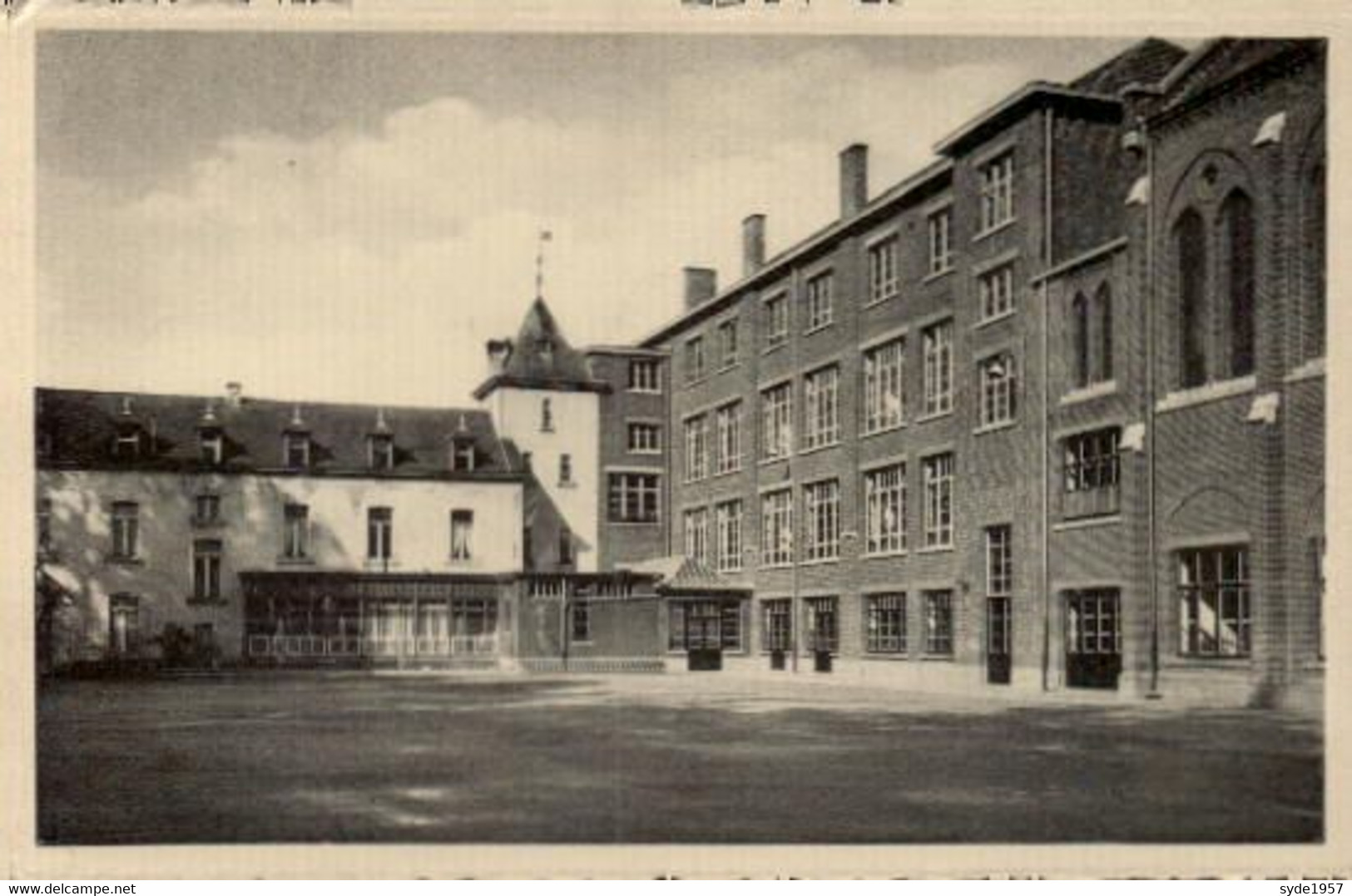 Yvoir Institut Notre-Dame De Lourdes Vue Extérieur Des Locaux - Yvoir