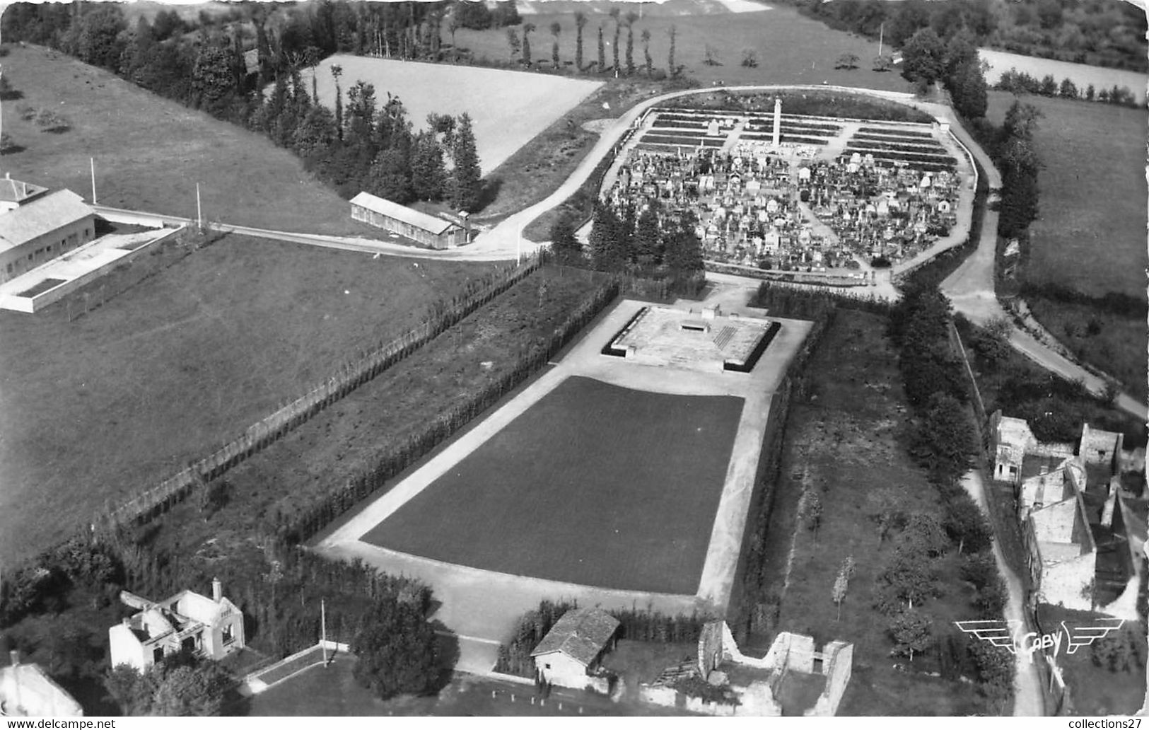 87-ORADOUR-SUR-GLANE- LE MARTYRIUM ET LE CIMETIERE OU REPOSENT LES CENDRES DES 642 MASSACRES ET BRÛLES DANS L'EGLISE - Oradour Sur Glane