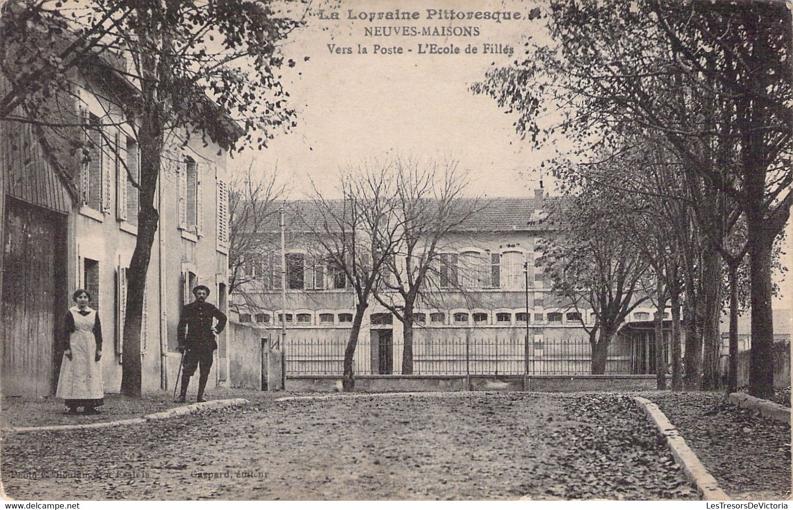 FRANCE - 54 - NEUVES MAISONS - Vers La Poste - L'école Des Filles - Gaspard éditeur - Carte Postale Ancienne - Neuves Maisons