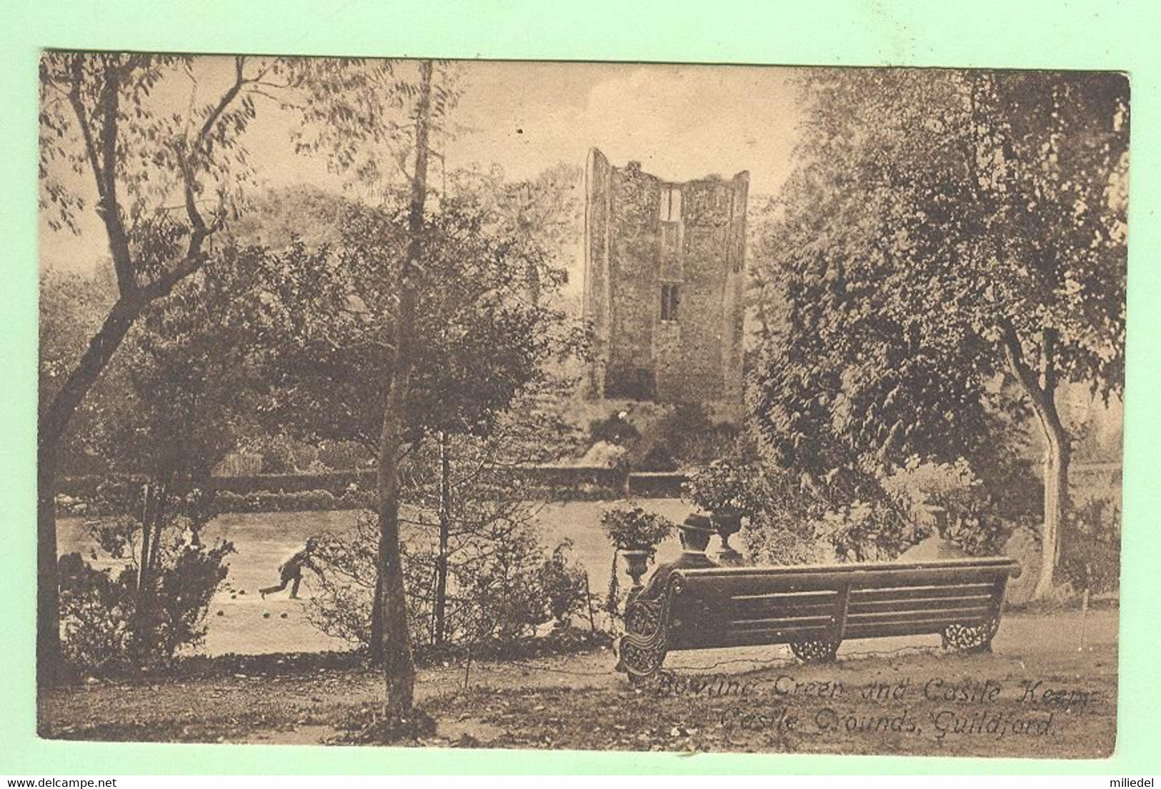 W1076 - ANGLETERRE - Guildford - Castle Grounds - Surrey