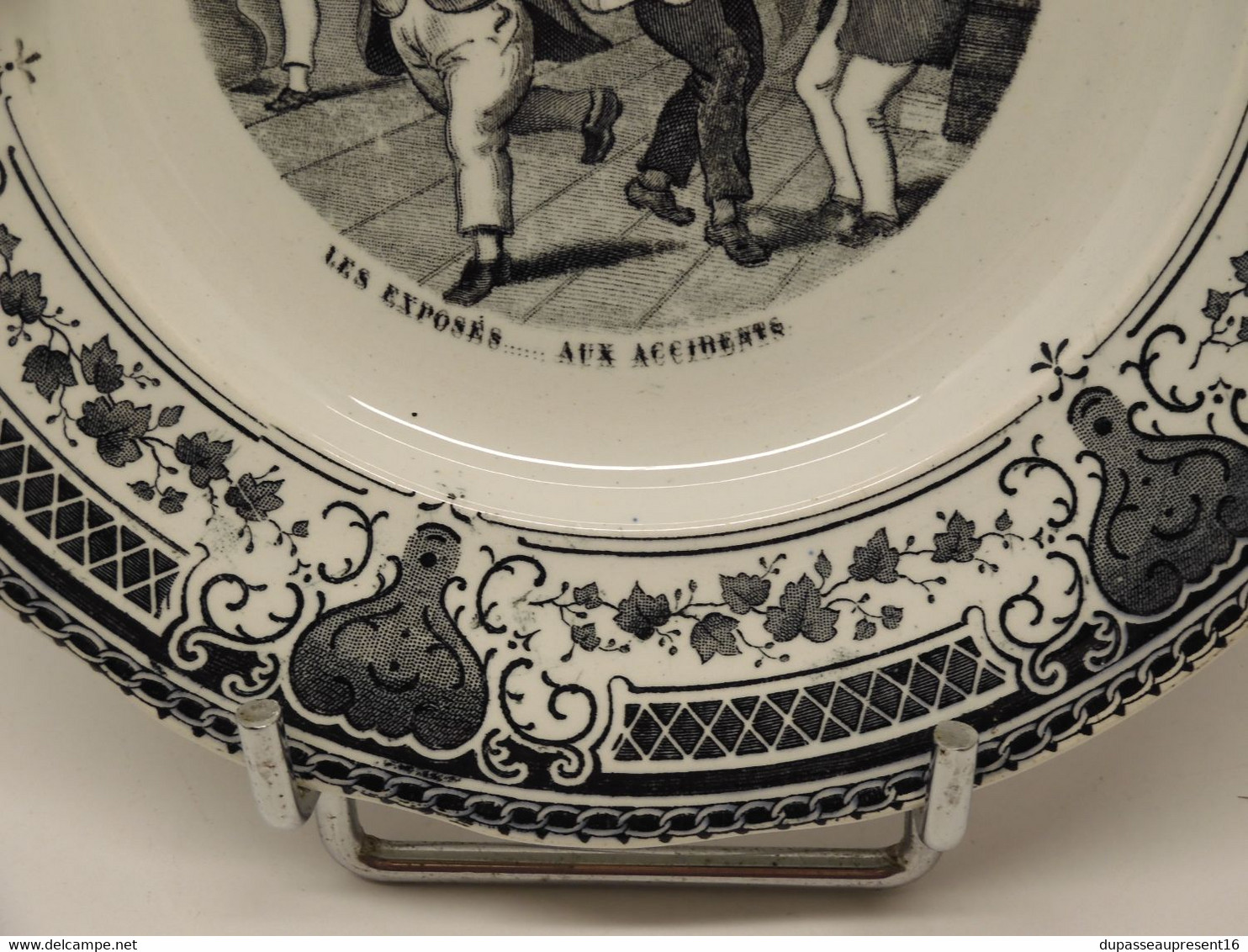 *PETITE ASSIETTE CERAMIQUE CREIL & MONTEREAU EXPOSITION UNIVERSELLE 1878 N° 6   E