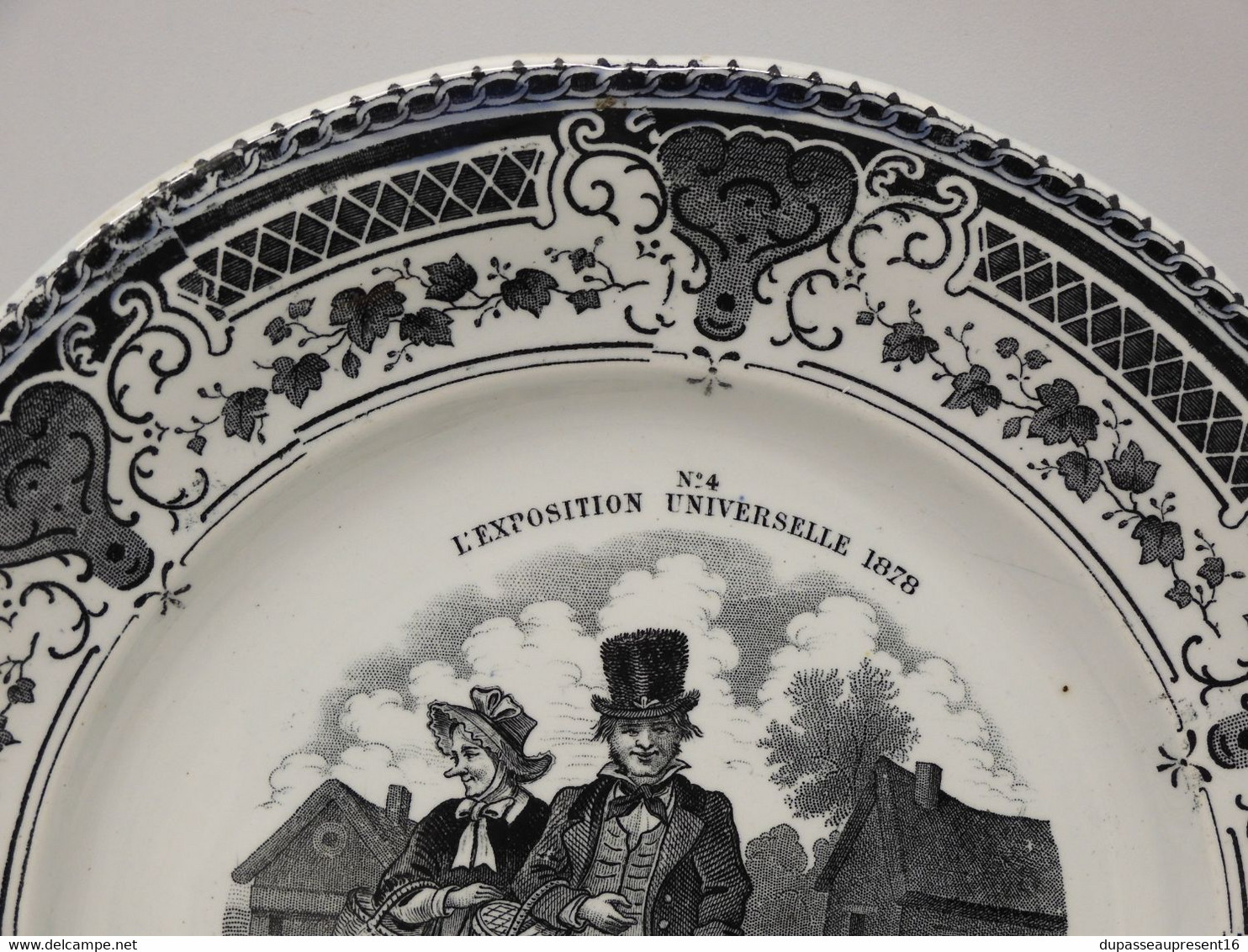 *PETITE ASSIETTE CERAMIQUE CREIL & MONTEREAU EXPOSITION UNIVERSELLE 1878 N° 4  E - Creil Montereau (FRA)