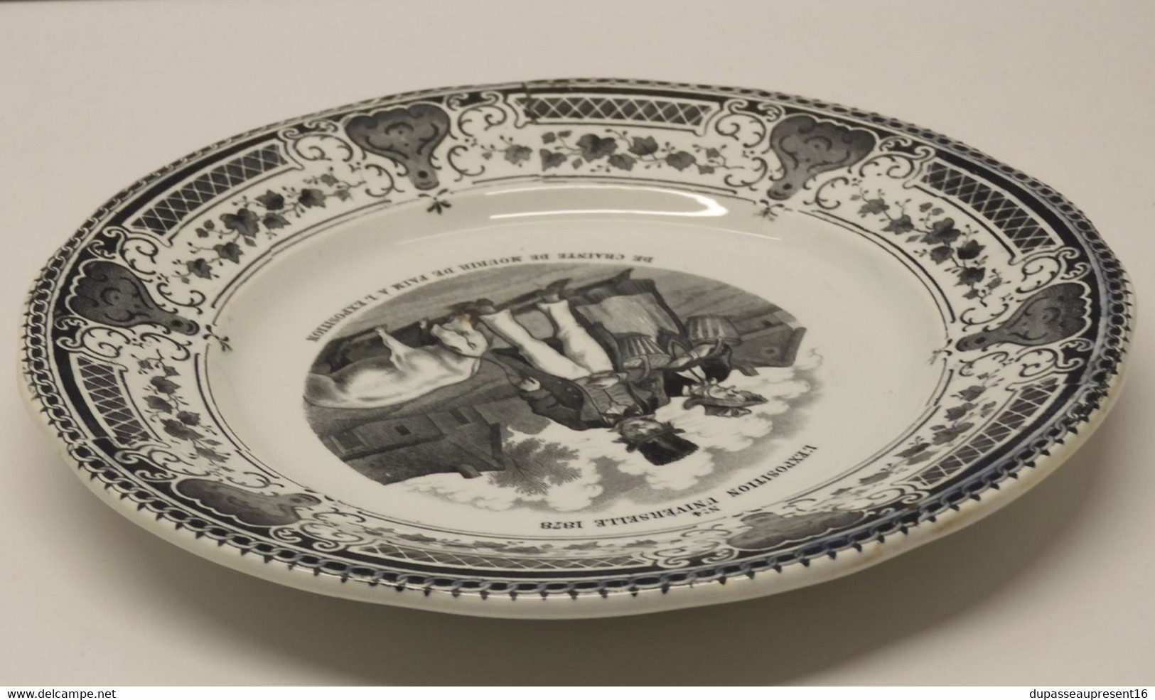 *PETITE ASSIETTE CERAMIQUE CREIL & MONTEREAU EXPOSITION UNIVERSELLE 1878 N° 4  E