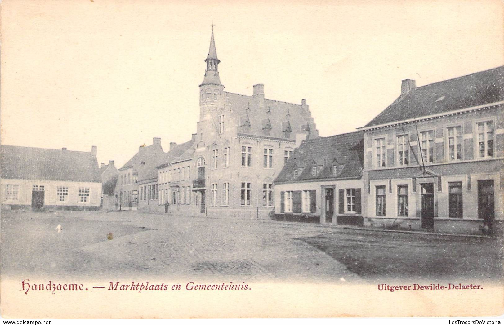 Belgique - Handzaeme - Marktplaats En Gemeentehuis - Edit. Dewilde Delaeter - Clocher - Carte Postale Ancienne - Diksmuide