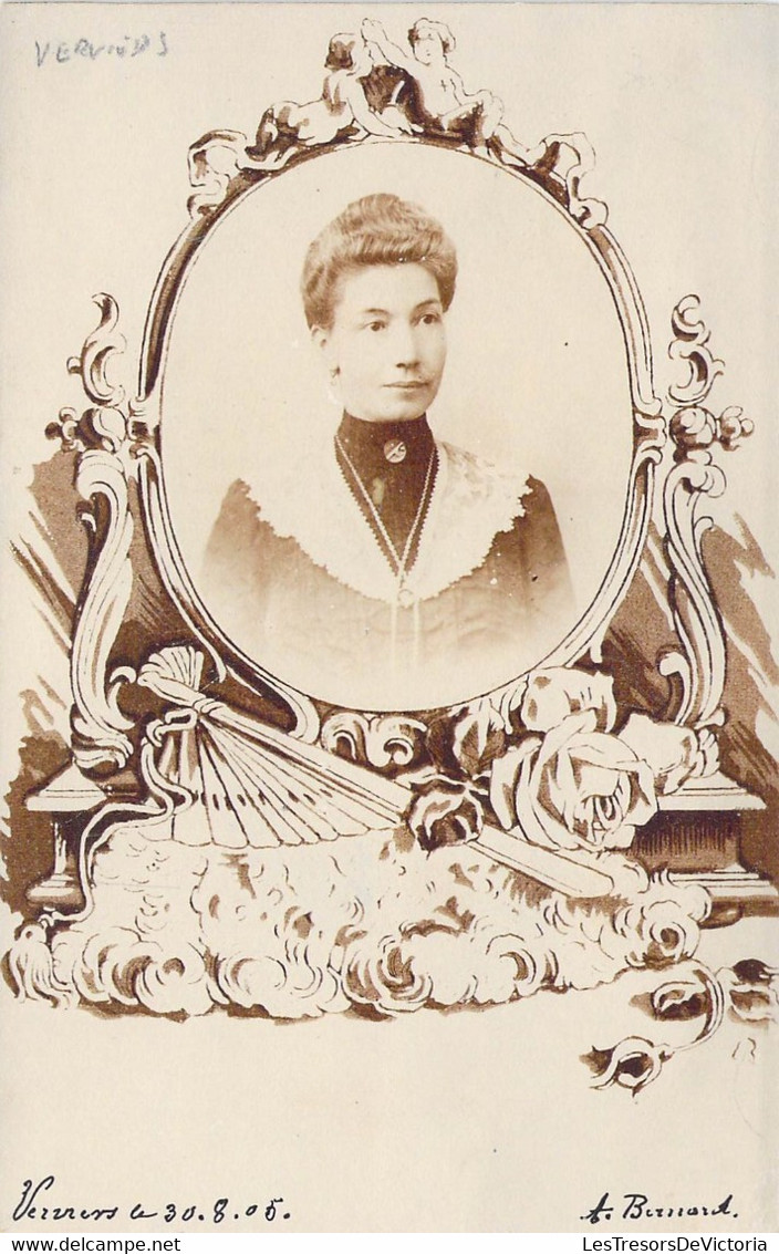 Carte Photo - Verviers - Le 30/08/1905 - A. Bernard - Portrait De Femme Dans Médaillon - Carte Postale Ancienne - Photographie
