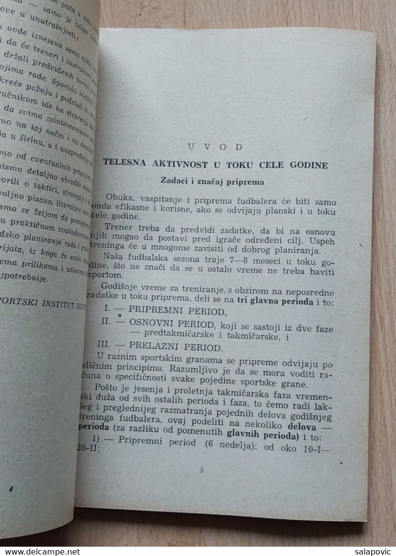 Kako ću Najbolje Pripremiti Svoj Tim, Priručnik Za Fudbalske Trenere 1955 - Books