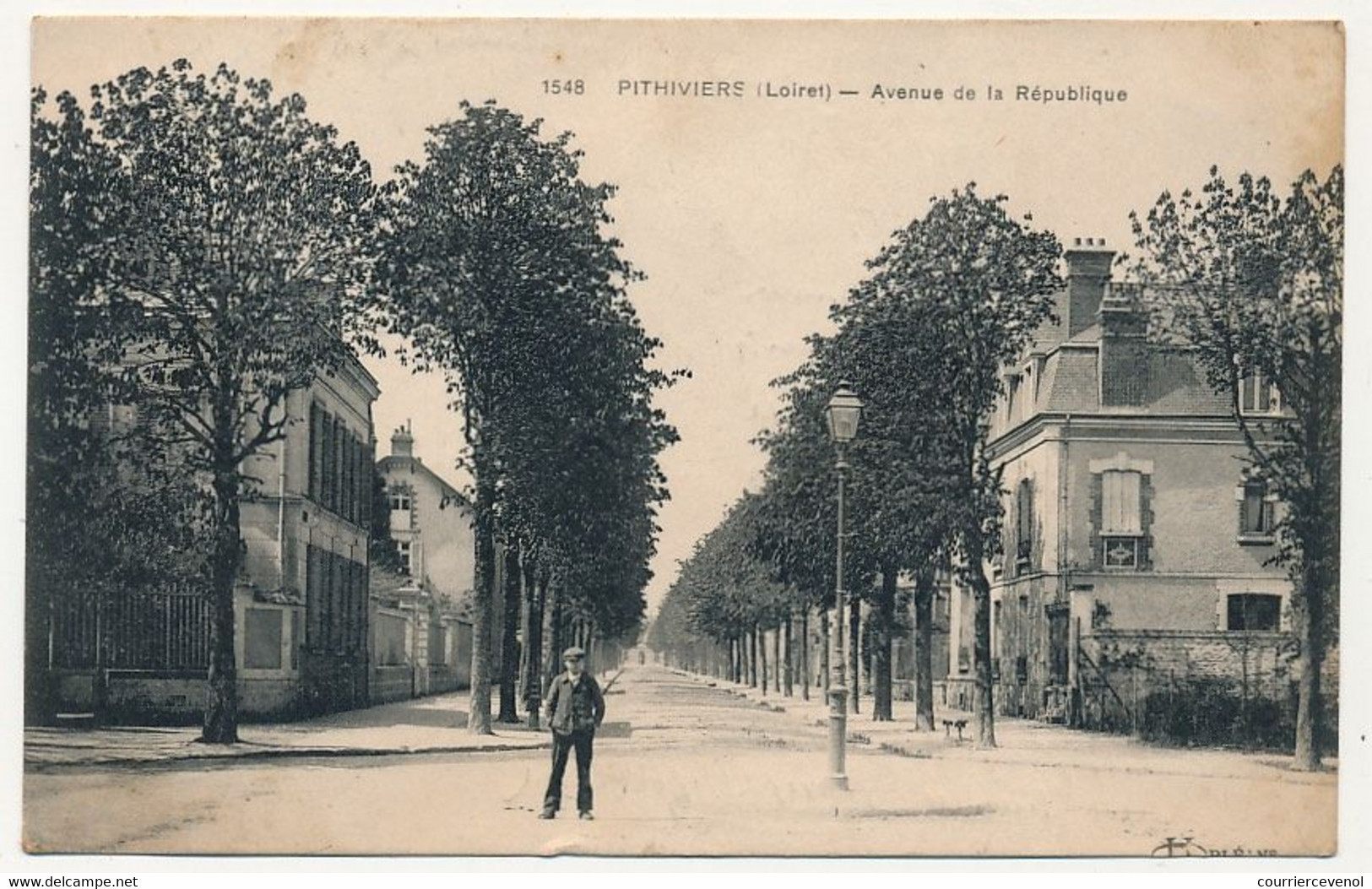 CPA - PITHIVIERS (Loiret) - Avenue De La République - Pithiviers