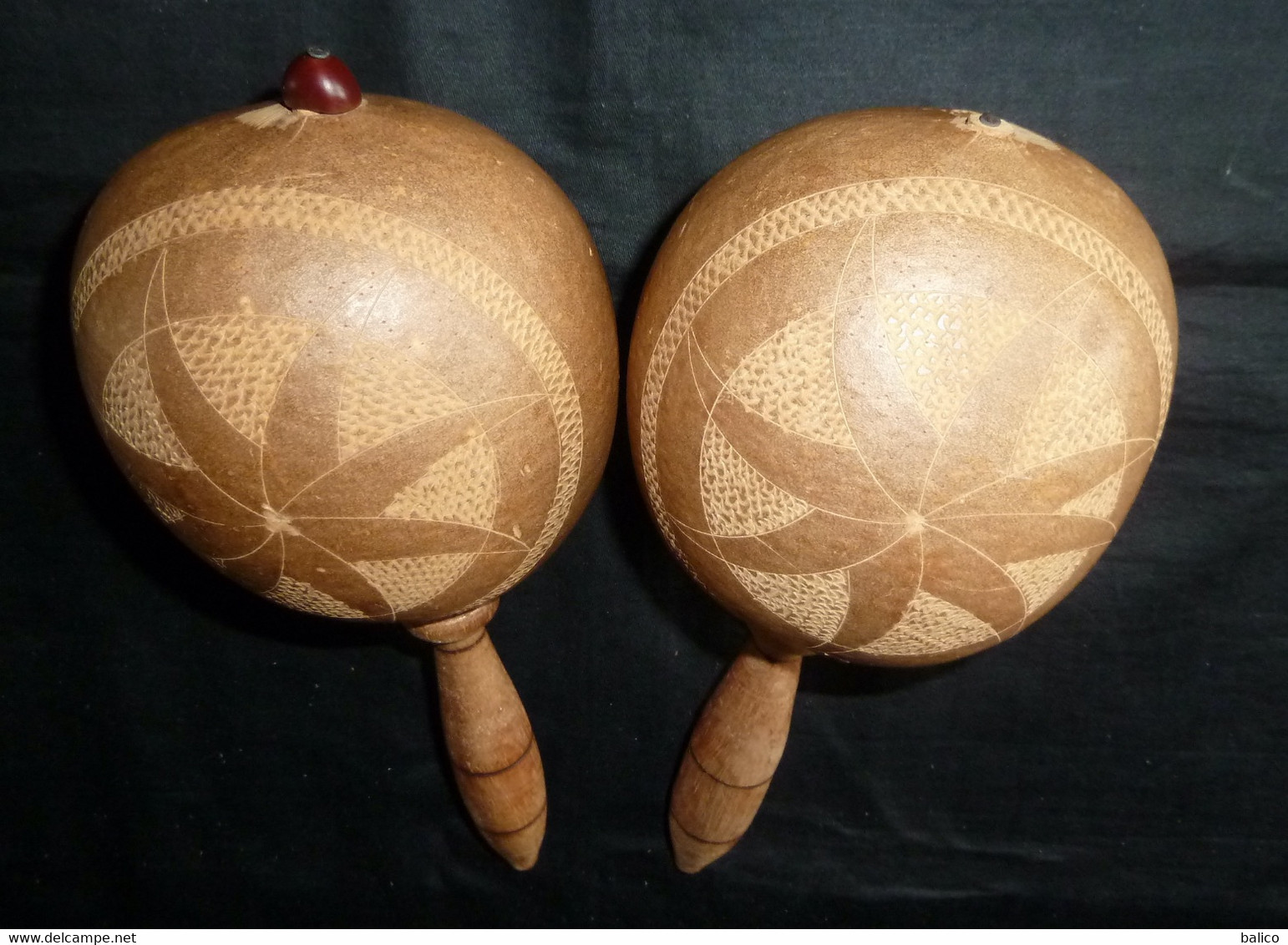 Une Paire De Maracas - CUBA - Instruments De Musique