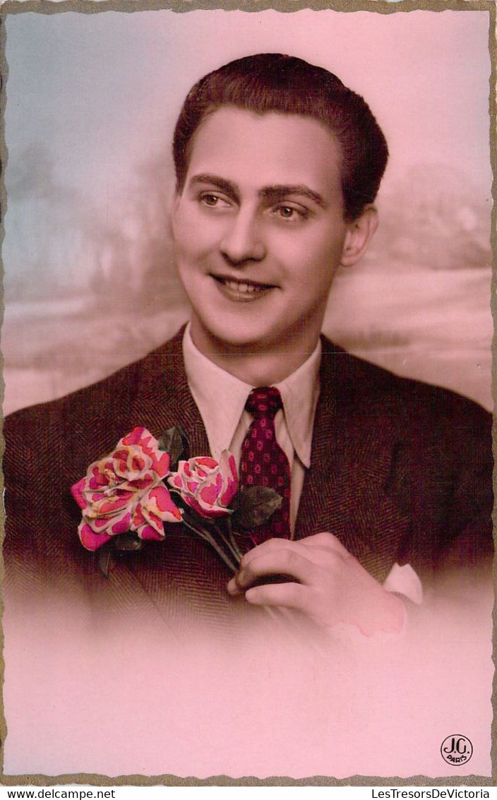 Fantaisie - Homme Sourit Avec Une Fleur à La Main - Cravate - Carte Postale Ancienne - Humor