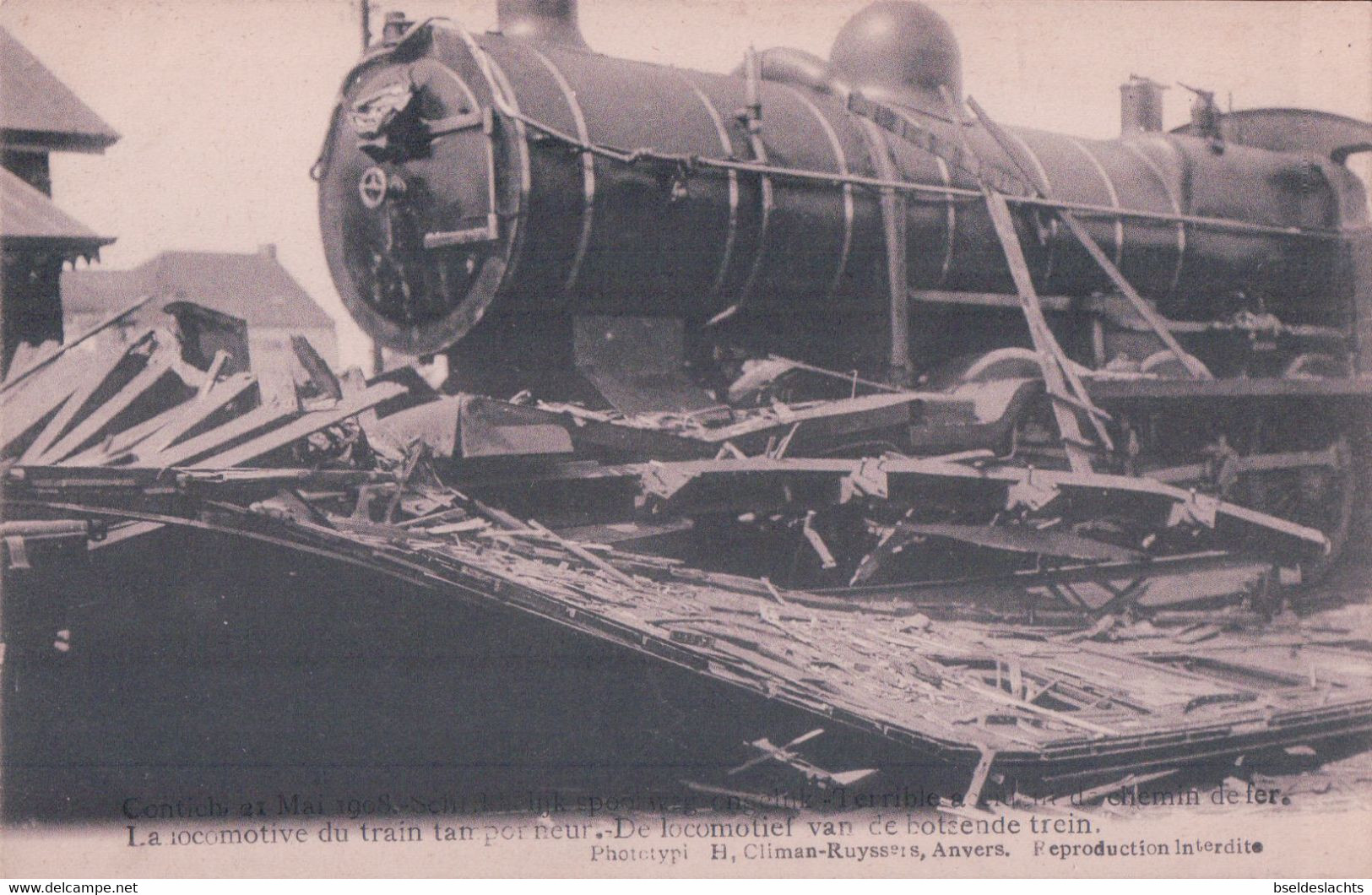 Contich 21 Mai 1908 Schrikkelijk Spoorwegongeluk De Locomotief Van De Botsende Trein - Kontich