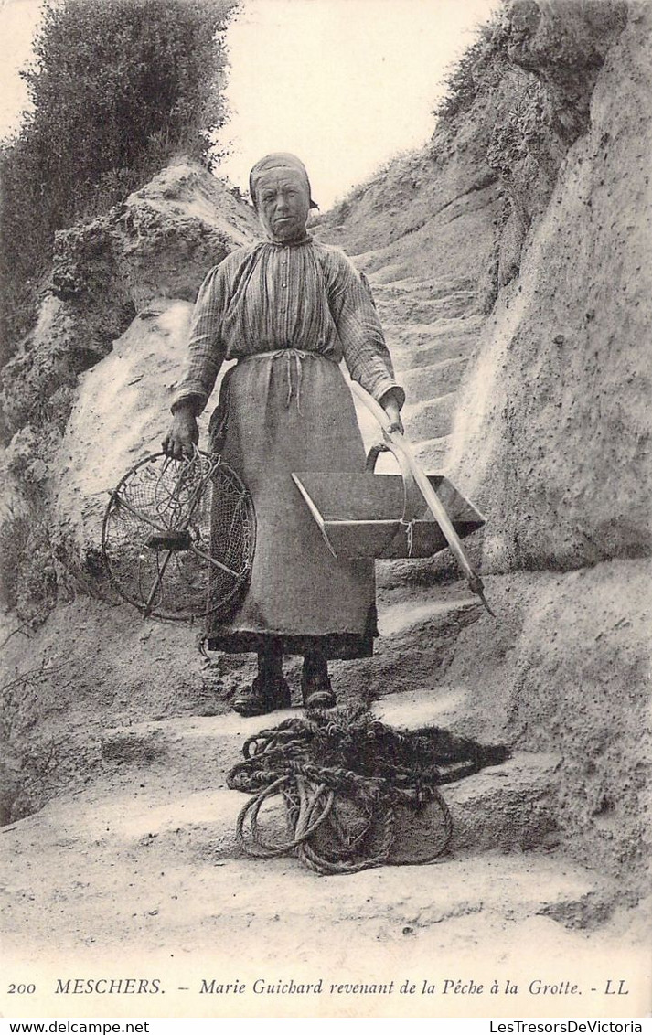 FRANCE - 17 - MESCHERS - Marie Guichard Revenant De La Pêche à La Grotte - LL - Carte Postale Ancienne - Meschers