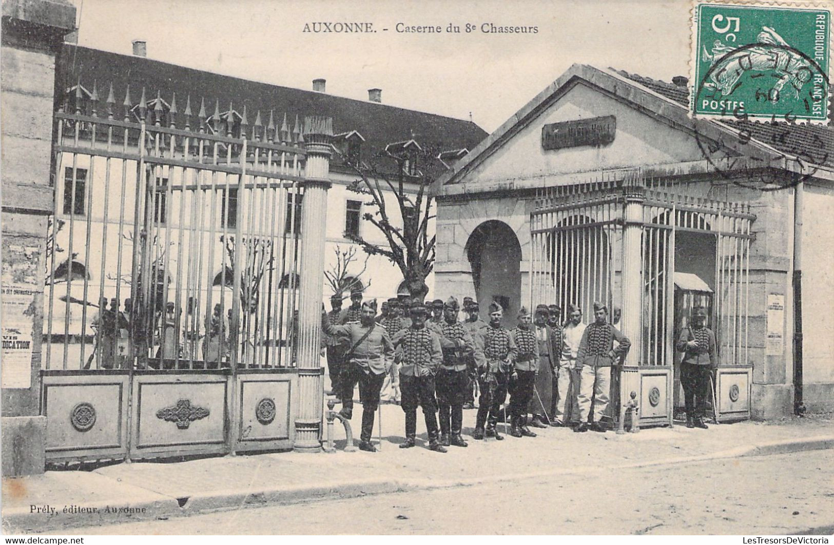 MILITARIA - AUXONNE - Caserne Du 8è Chasseurs - Carte Postale Ancienne - Kazerne