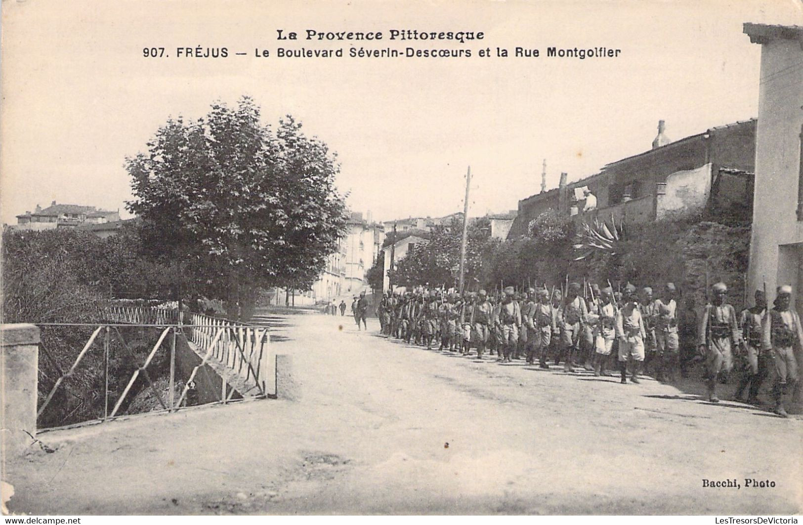 MILITARIA - Fréjus - Le Boulevard Séverin Descoeurs Et La Rue Montgolfier - Bacchi - Carte Postale Ancienne - Regimente