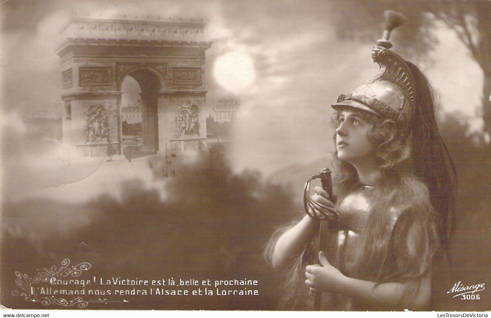 MILITARIA - Patriotique - Soldat Féminin Devant Arc De Triomphe - Carte Postale Ancienne - Heimat