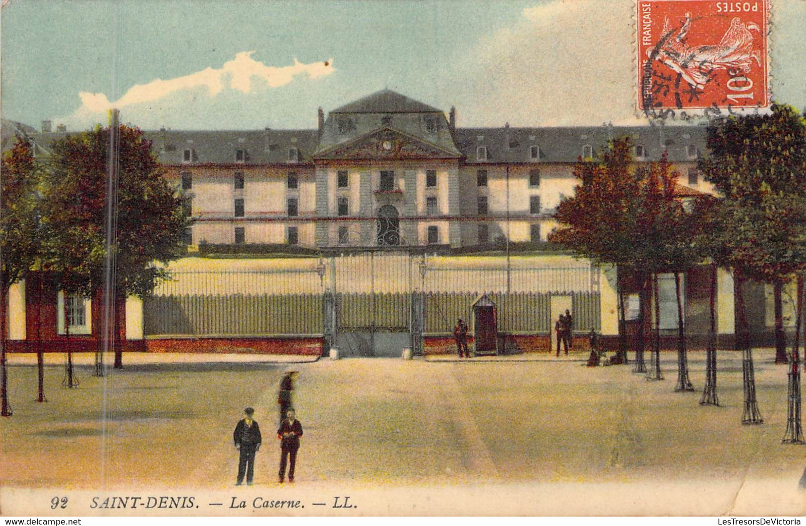 Thèmes - Militaria - Casernes - SAINT DENIS - La Caserne - LL - Carte Postale Ancienne - Barracks