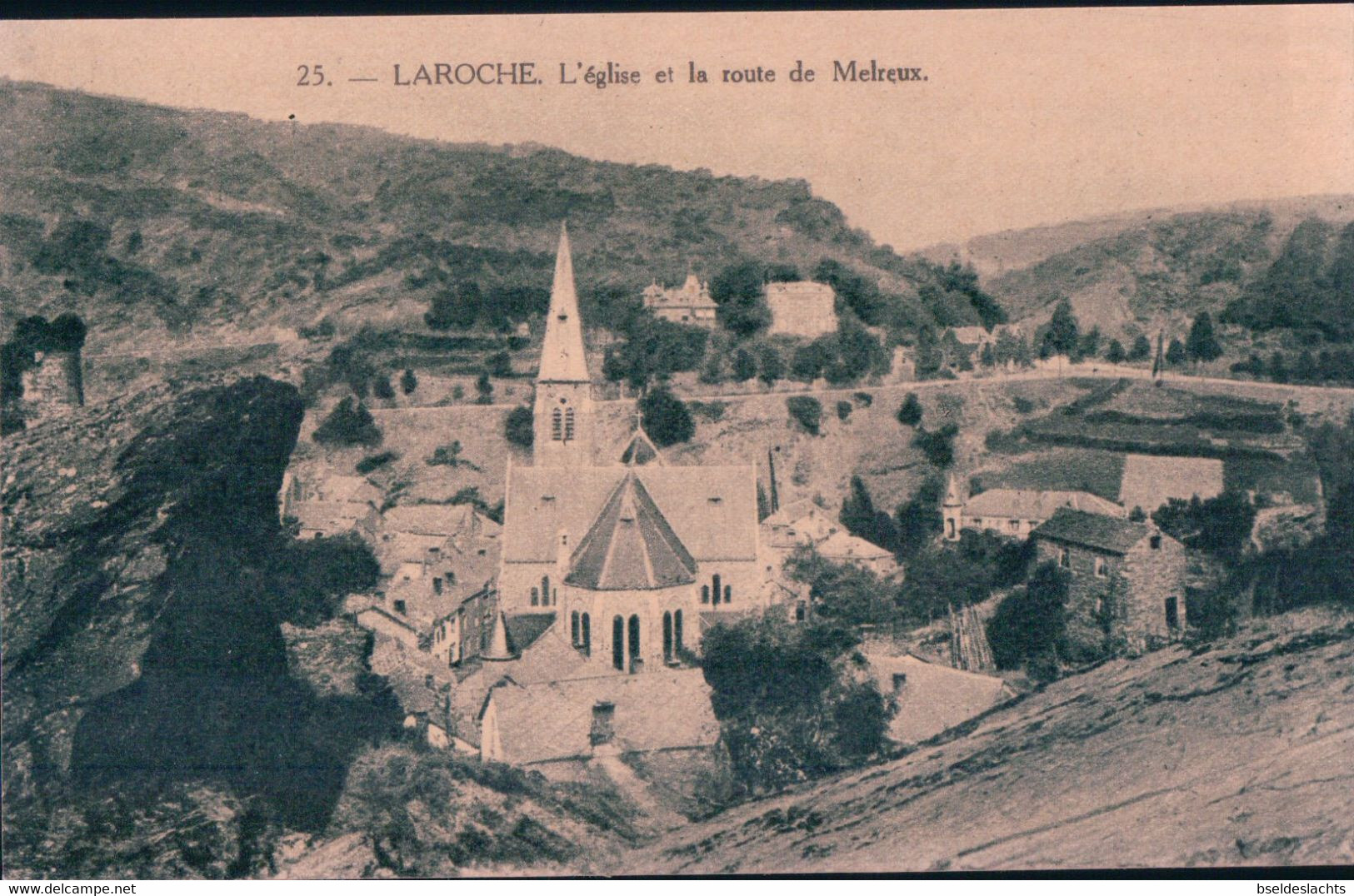 Laroche L'eglise Et La Route De Melreux - La-Roche-en-Ardenne