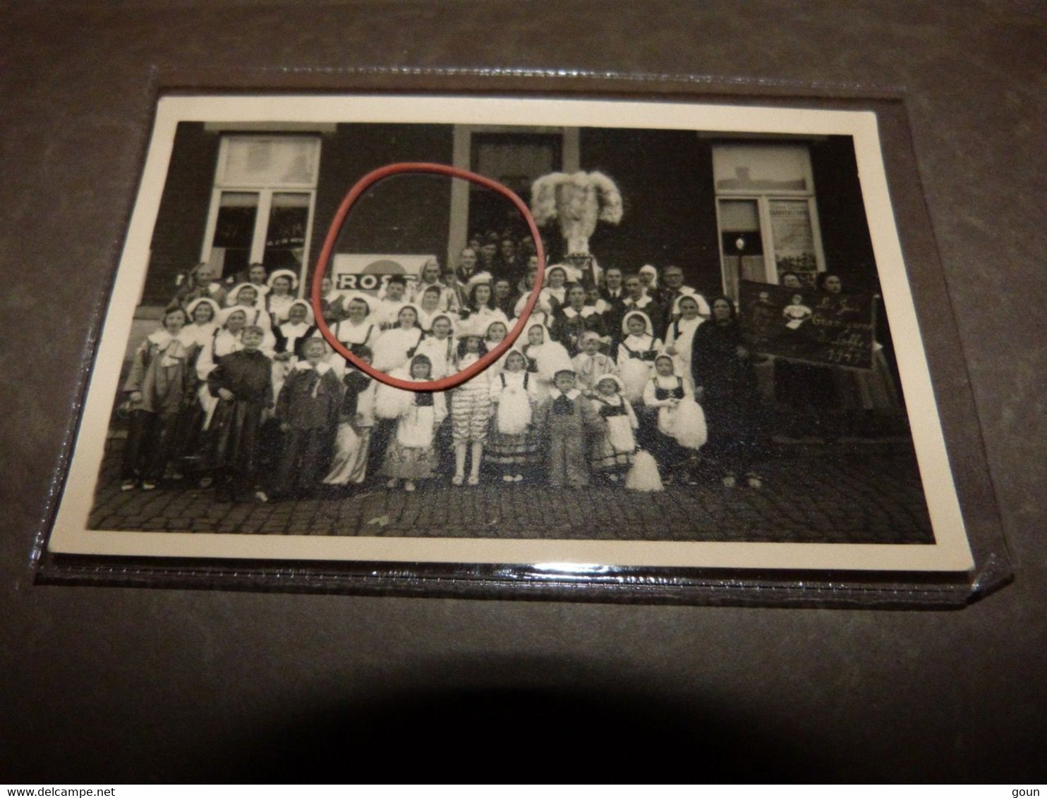 Carte Photo Groupe De Carnaval Devant Un Café à Lobbes - Gille No Binche - Lobbes