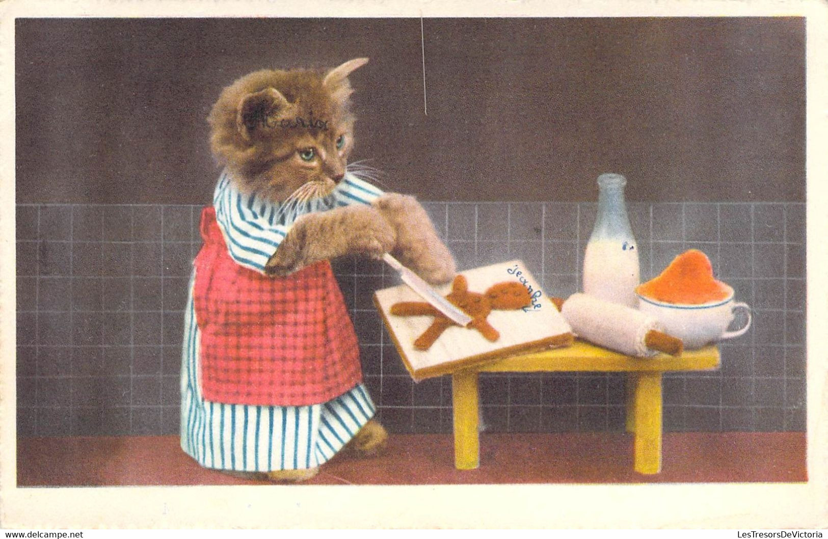 Fantaisies - Chaton Habillé Qui Prépare Des Biscuits - Carte Postale Ancienne - Animali Abbigliati