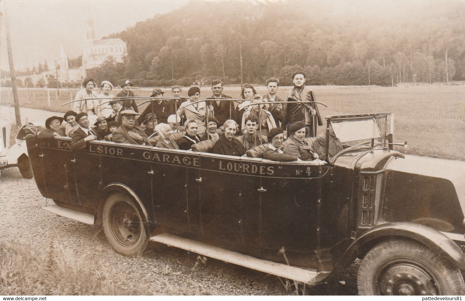 CPA-PHOTO Carte-Photo (65) LOURDES Automobile Voiture Véhicule Transportation Taxi Autobus Décapoté - Taxis & Fiacres