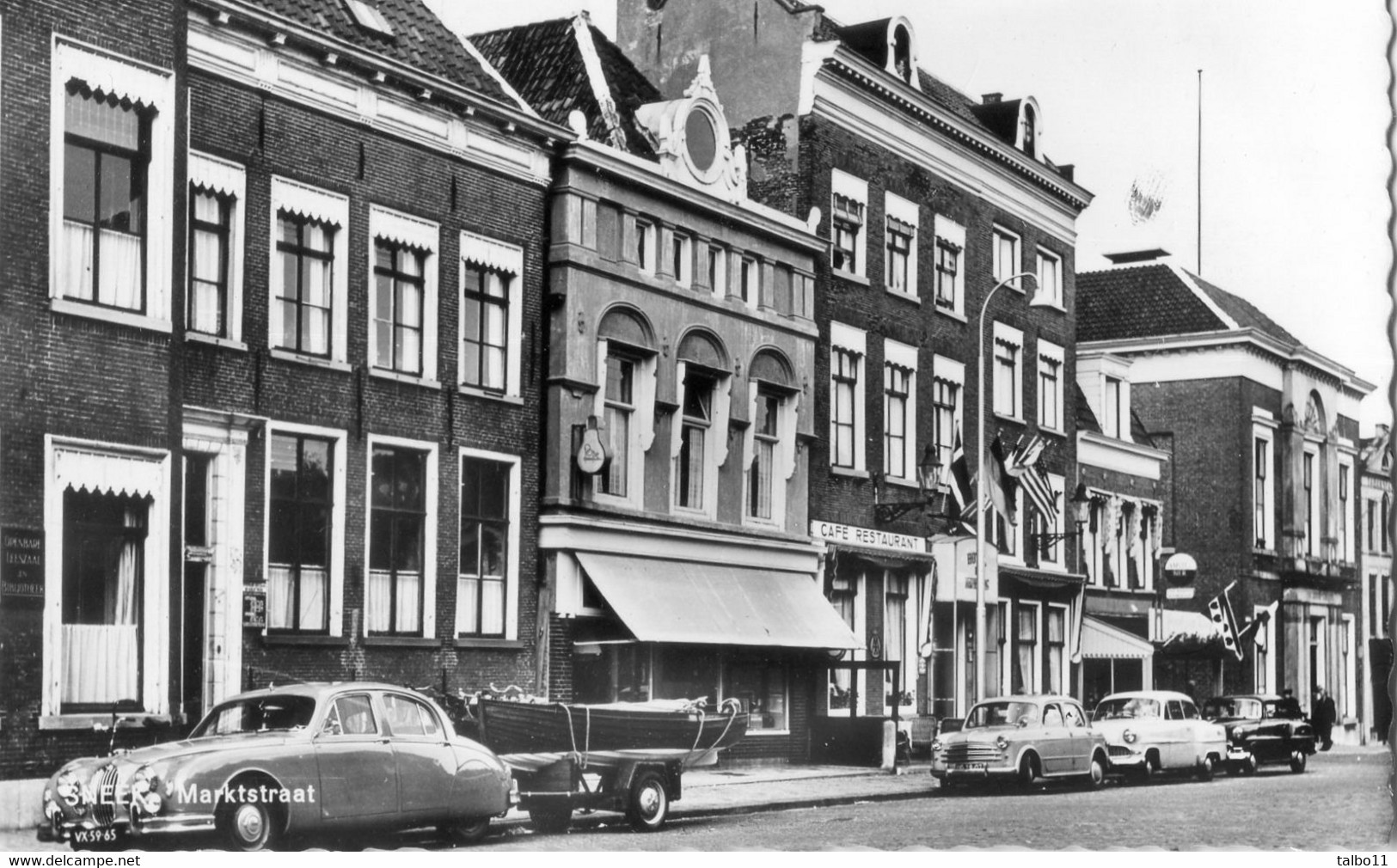 Sneek - Marktstraat - Jaguard (voiture) Tirant Un Bateau - Sneek